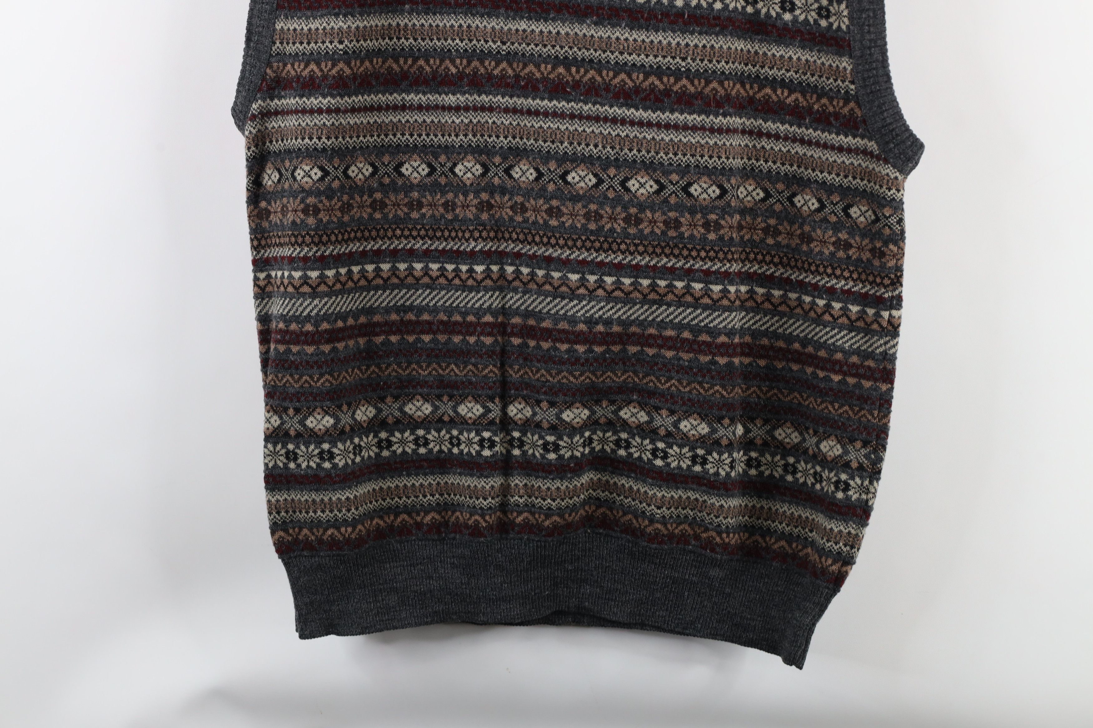 Vintage Vintage 90s Streetwear Rainbow Fair Isle Knit Sweater Vest Size US XL / EU 56 / 4 - 8 Thumbnail