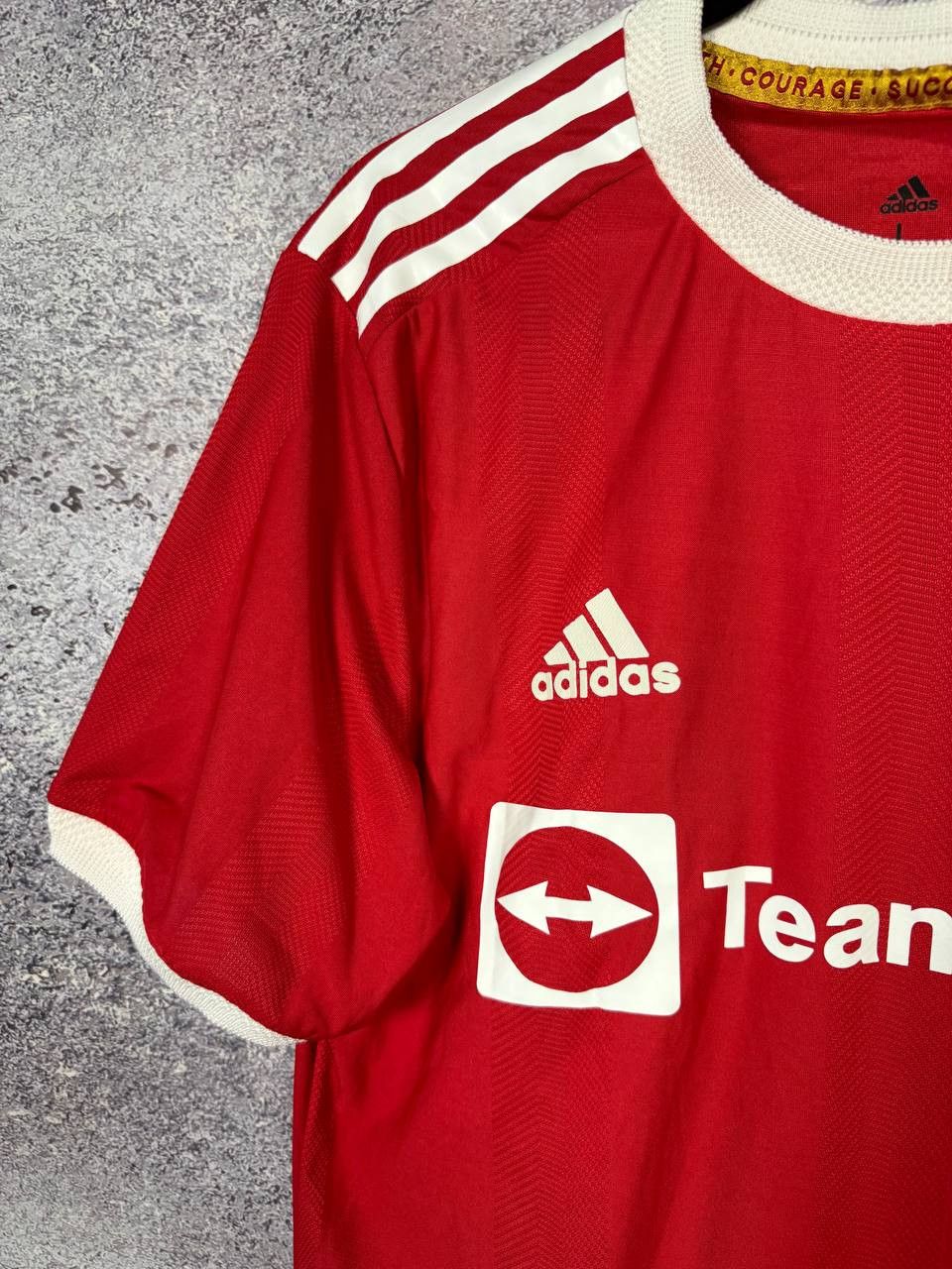 Adidas RONALDO Manchester United 2021/22 Fan Soccer Jersey Medium Size US M / EU 48-50 / 2 - 6 Thumbnail