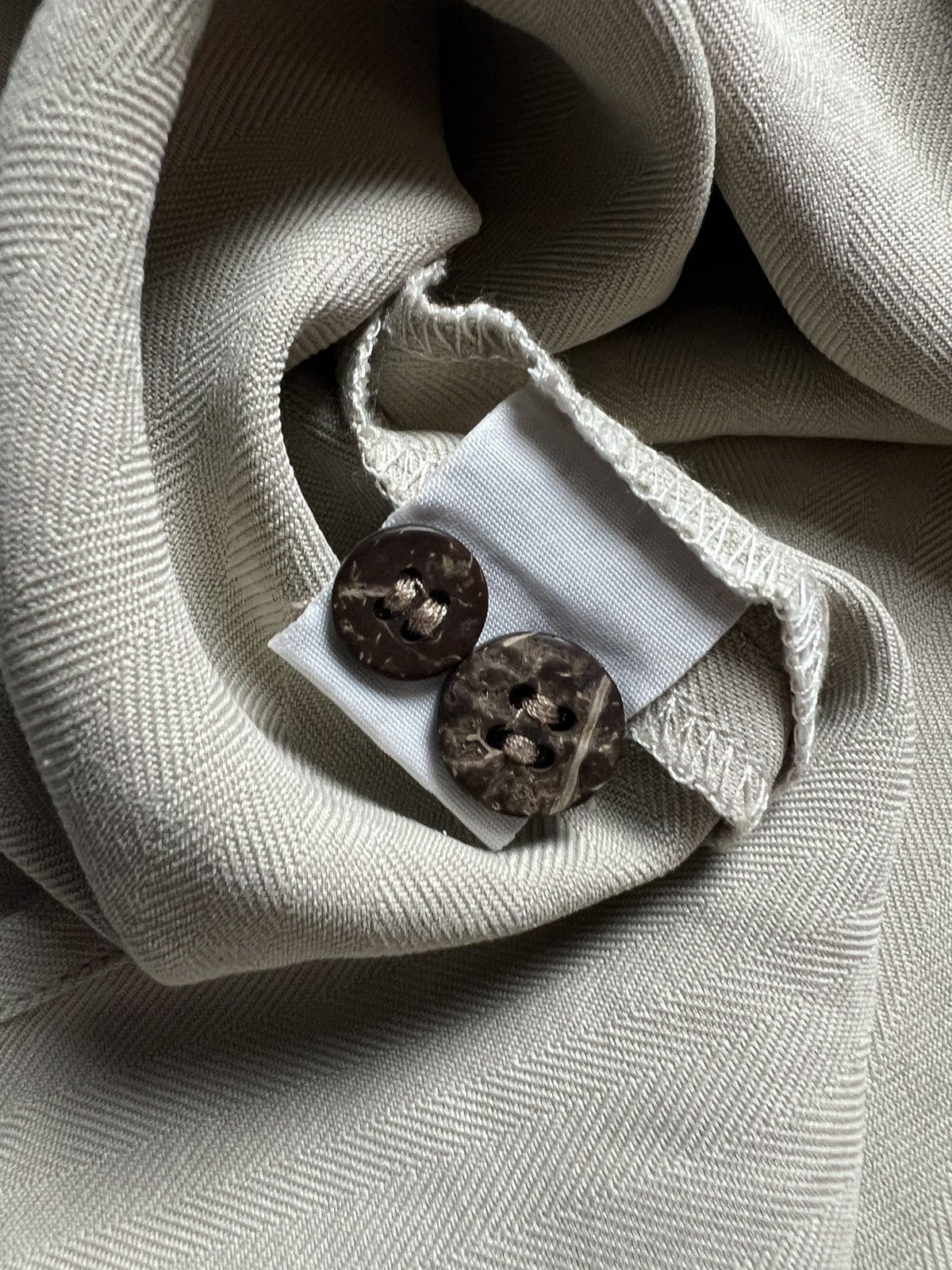 Tommy Bahama Tommy Bahama Beige 100% Silk Hawaiian Button Up Shirt y2k Size US XL / EU 56 / 4 - 17 Thumbnail
