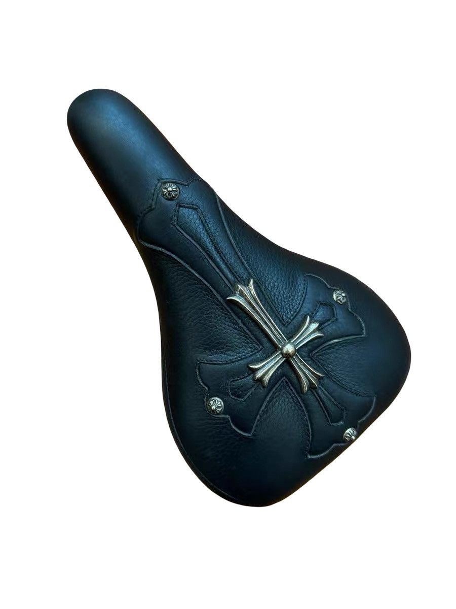 Huge silver cross bike seat