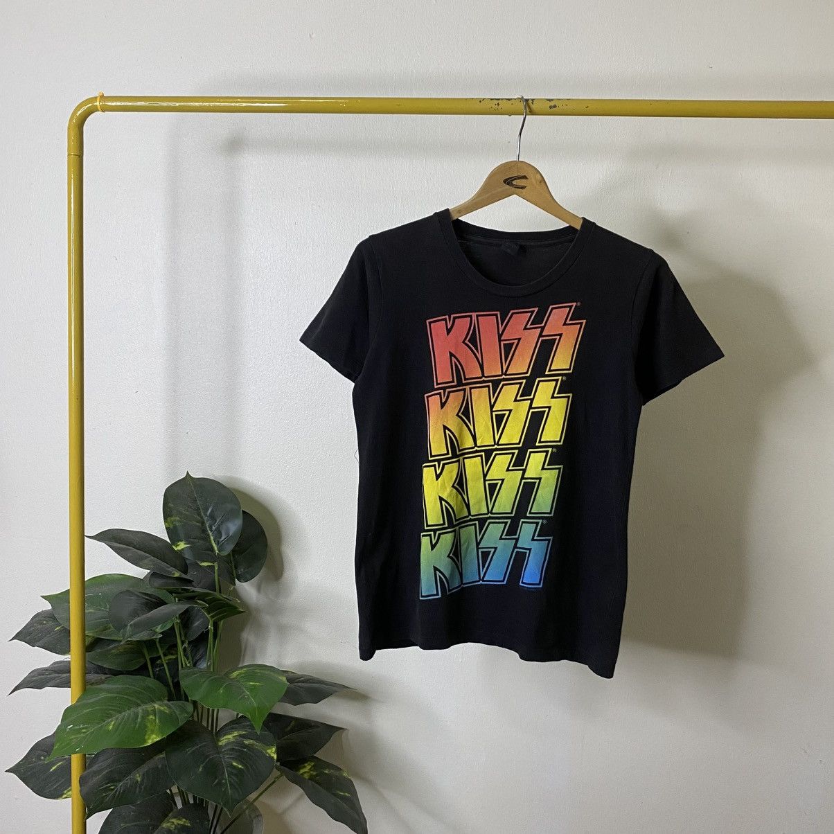 KISS Vintage 2011 Kiss Rock Band In Concert Band T Shirt Size US S / EU 44-46 / 1 - 1 Thumbnail