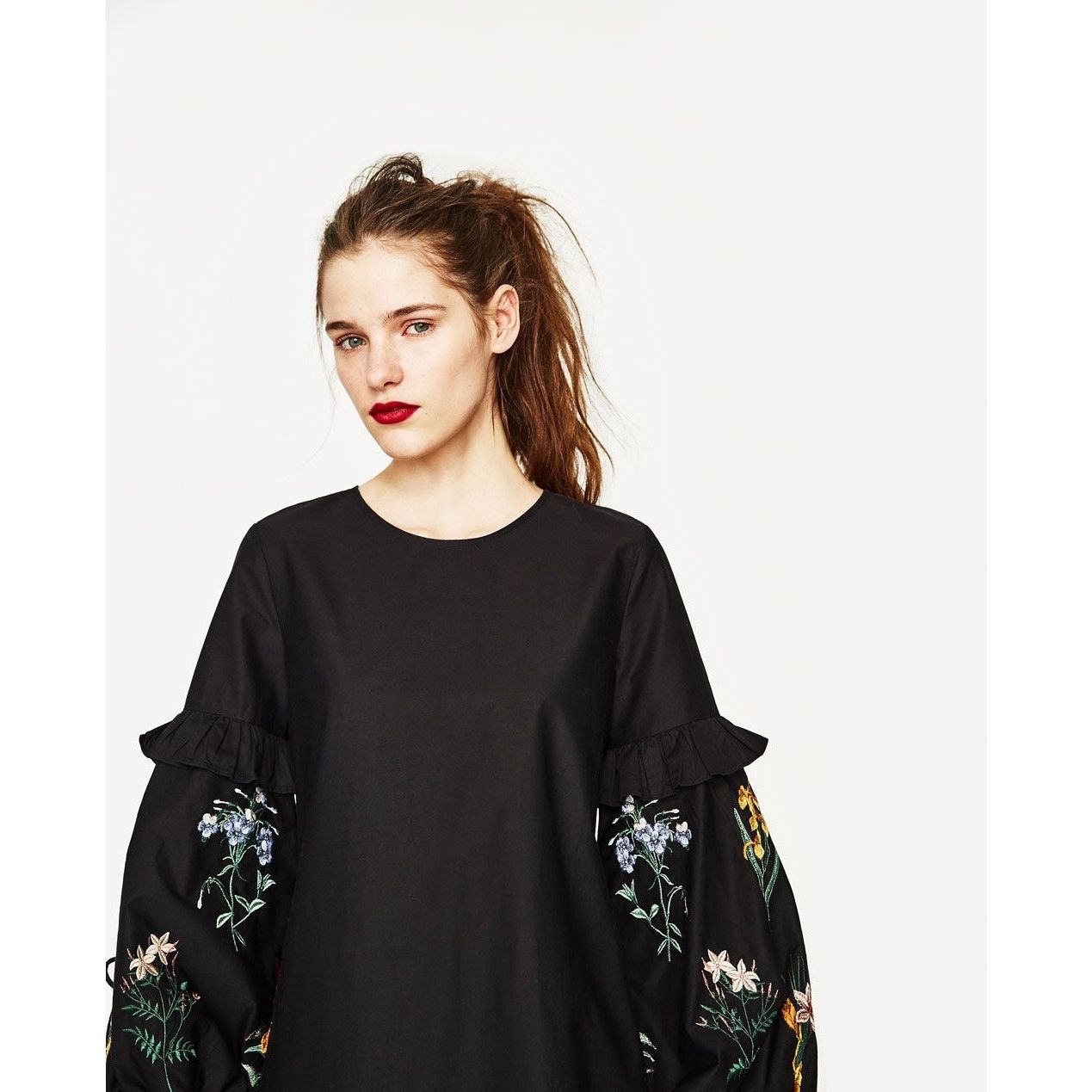 Zara Zara Trafaluc Black Floral Embroidered Ruffle Blouse Size L / US 10 / IT 46 - 1 Thumbnail