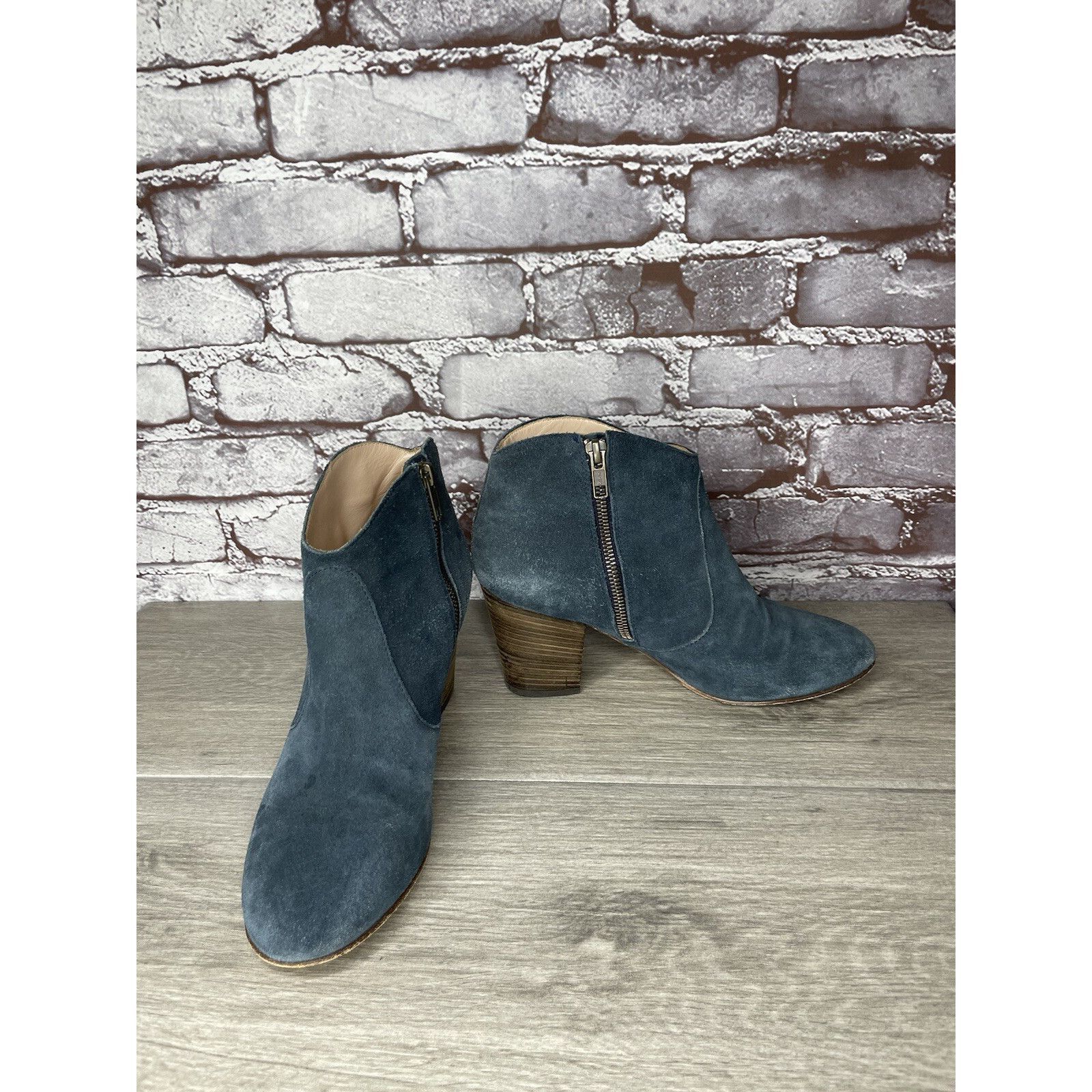 Club Monaco Club Monaco Brooklyn Blue Suede Side Zip Stacked Heel Bootie Size US 7.5 / IT 37.5 - 9 Thumbnail