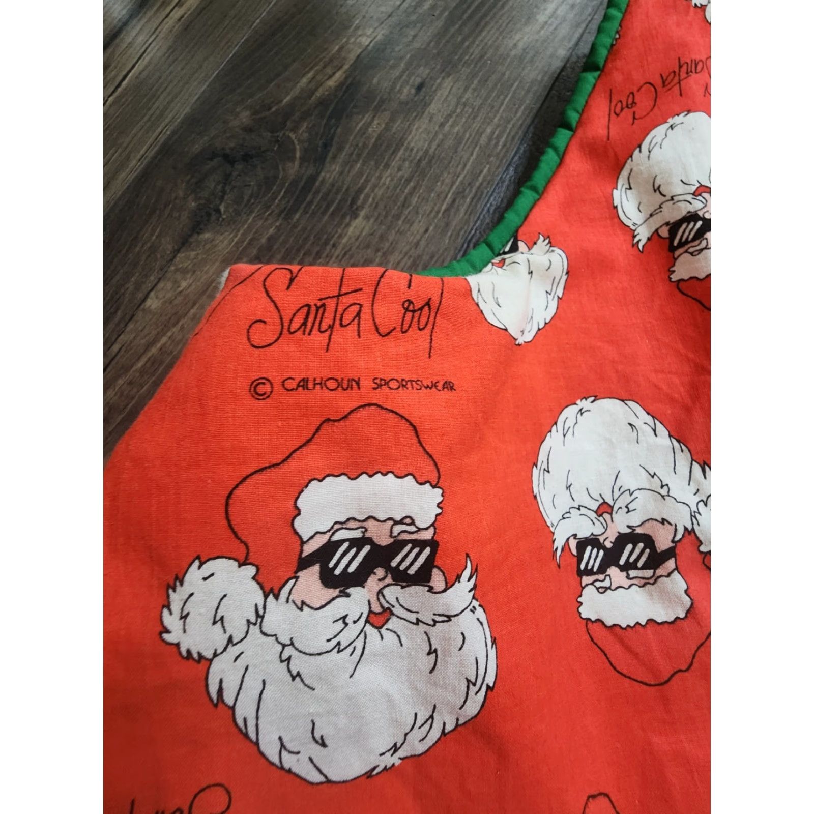 Vintage VTG Unbranded Quilted Vest Jacket S Reversible Red Cotton Button Front Padded 2 Pockets Inside and Out Christmas Santa Claus Theme 90s? Size S / US 4 / IT 40 - 2 Thumbnail