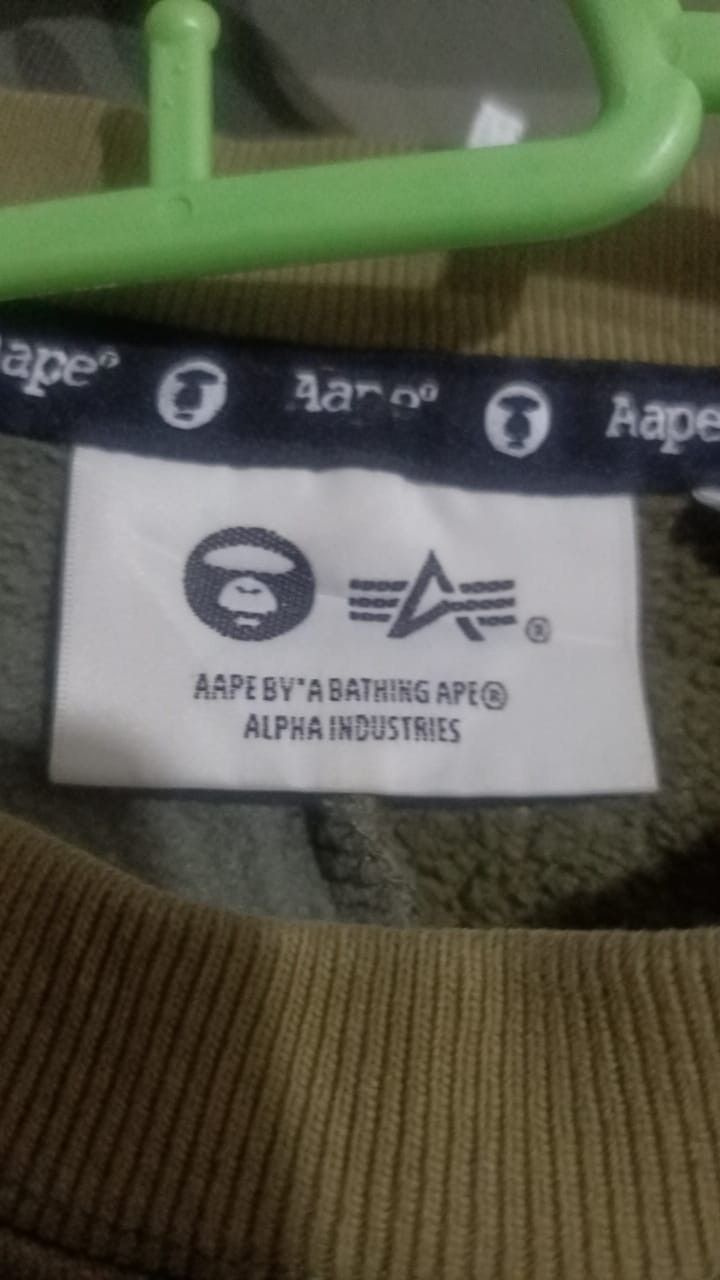 Aape × Alpha Industries Aape by a bathing ape x aloha industries crewneck Size US M / EU 48-50 / 2 - 13 Thumbnail
