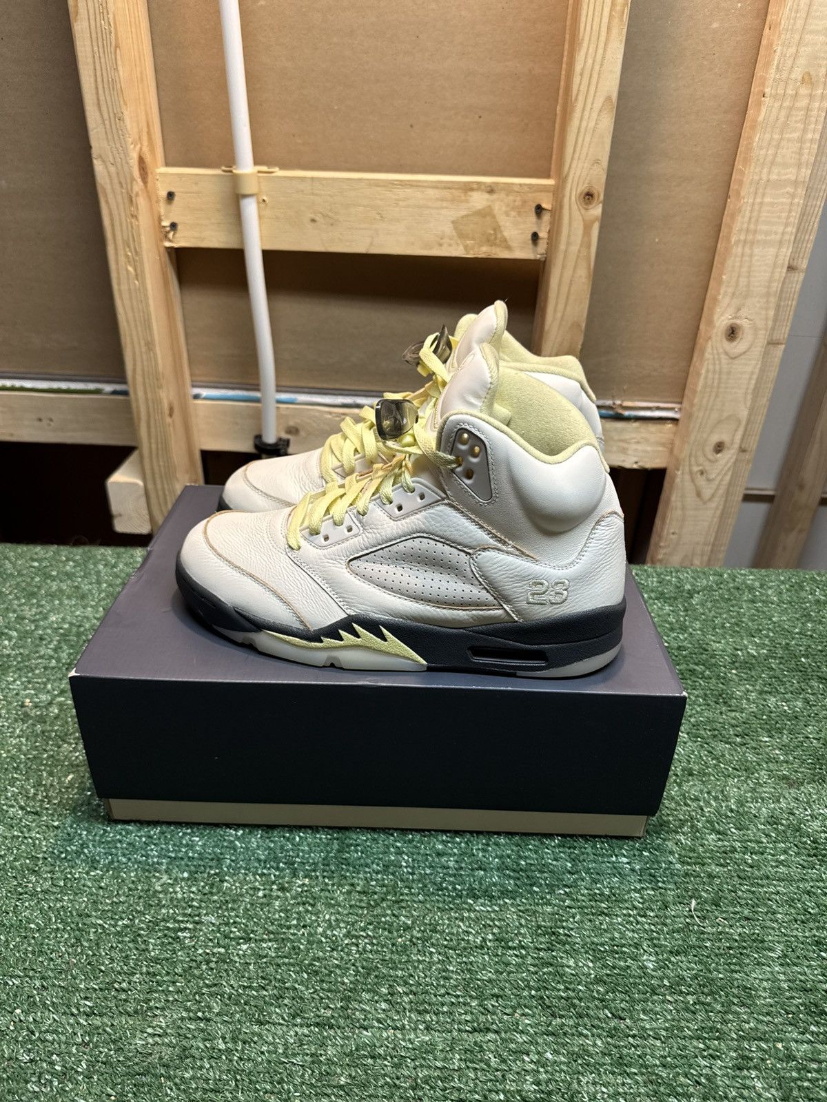 Jordan Brand Jordan Retro 5 Luminous Green Size 9M Size US 9 / EU 42 - 6 Thumbnail