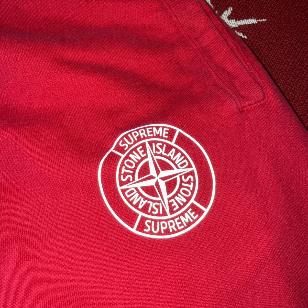 Stone Island × Supreme Used FW17 Supreme Stone Island Sweatpants Size L Magenta Size US 34 / EU 50 - 6 Thumbnail