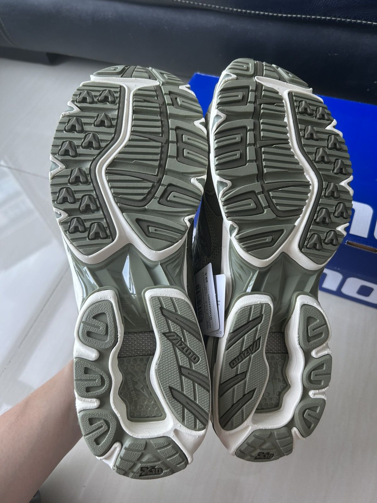 Maharishi × Mizuno Maharishi mizuno waverider 10 Size US 11.5 / EU 44-45 - 15 Thumbnail