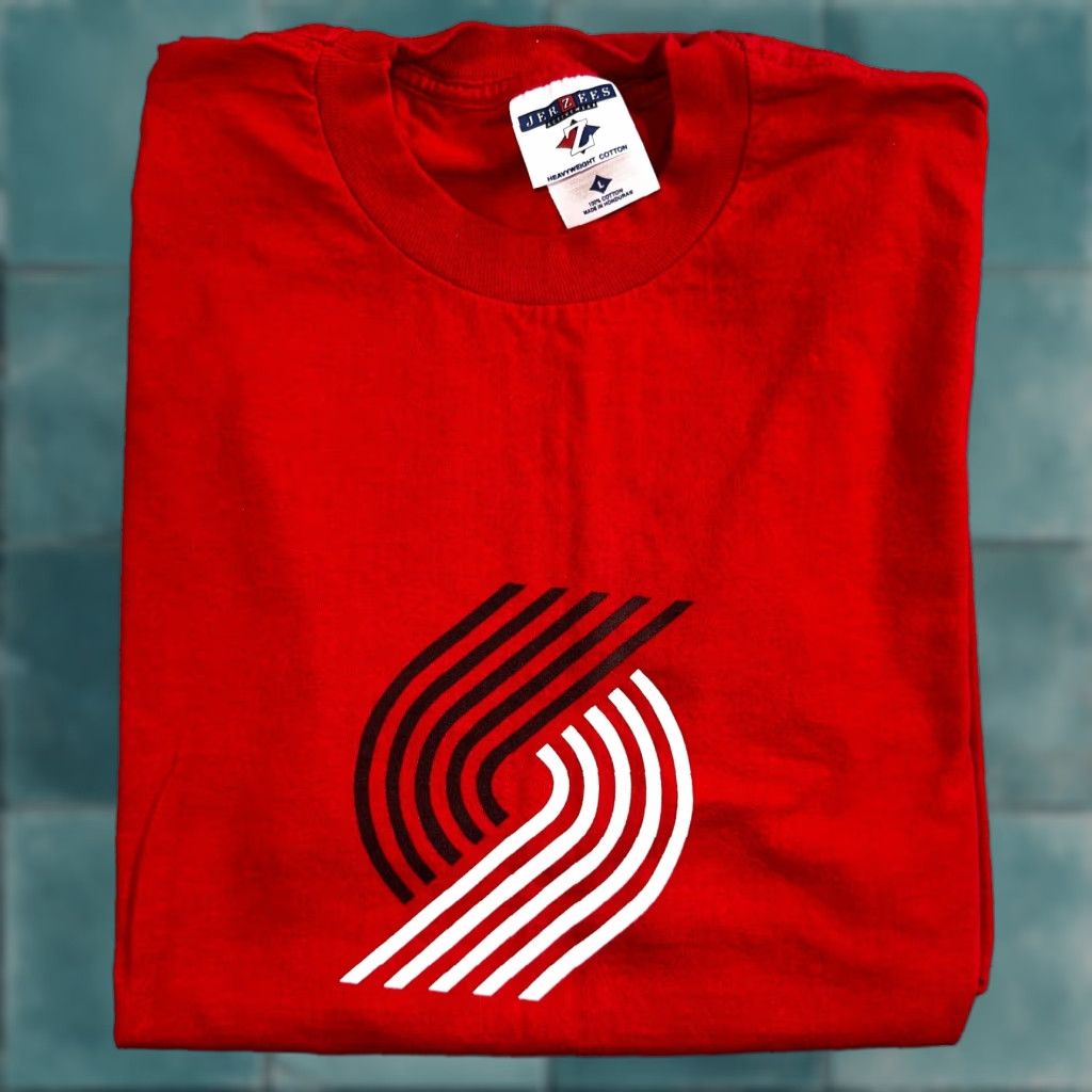 Jerzees Vintage Portland Trailblazers NBA T-Shirt Men’s Large Red 2000s Y2K Retro Basketball Graphic Tee Size US L / EU 52-54 / 3 - 1 Thumbnail