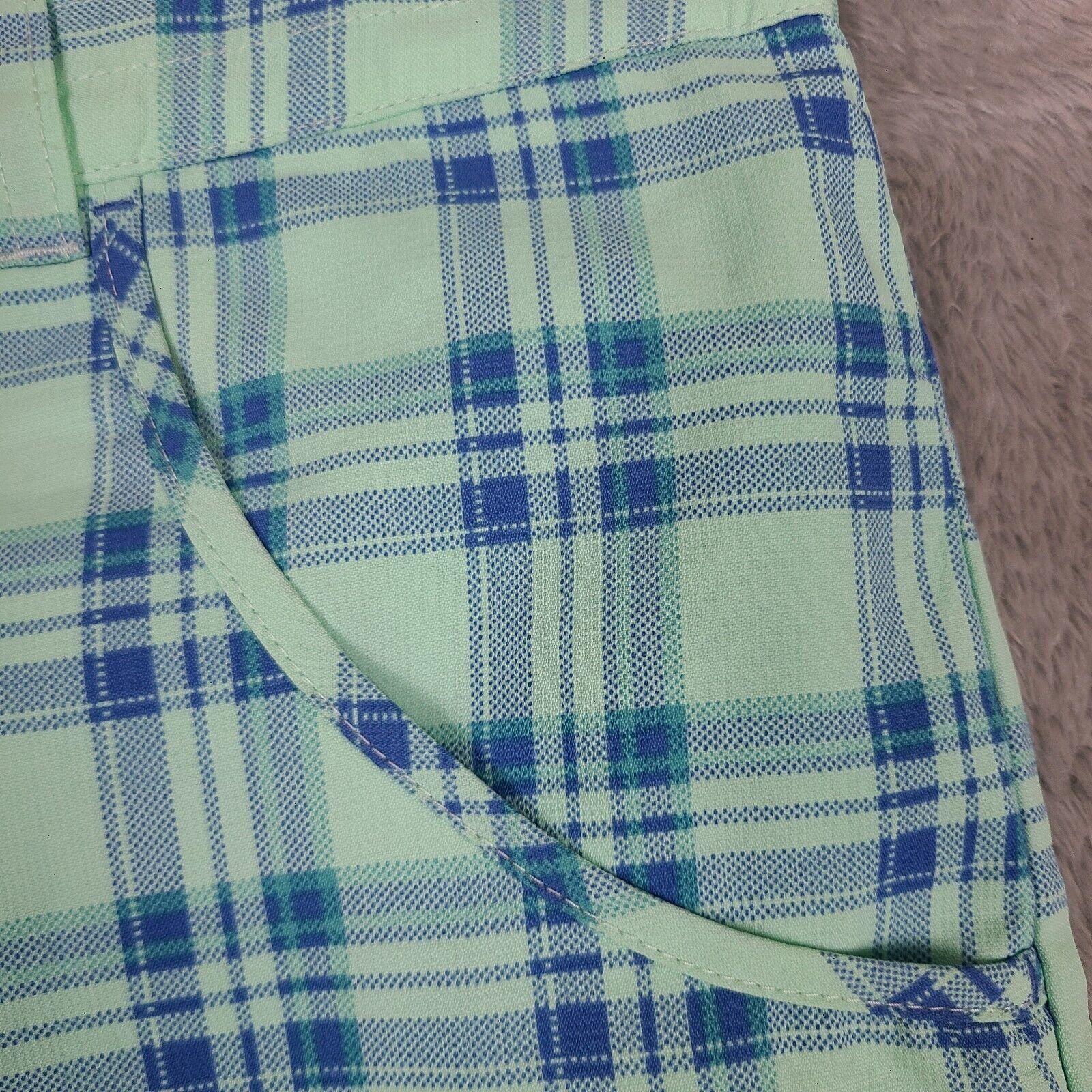 Columbia Columbia Omni Shade Nylon Blue/Green Plaid Hiking Shorts Wom Size 36" / US 14 / IT 50 - 2 Thumbnail