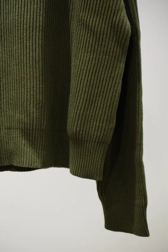 o1y0225 Crewneck Sweater in Military Green