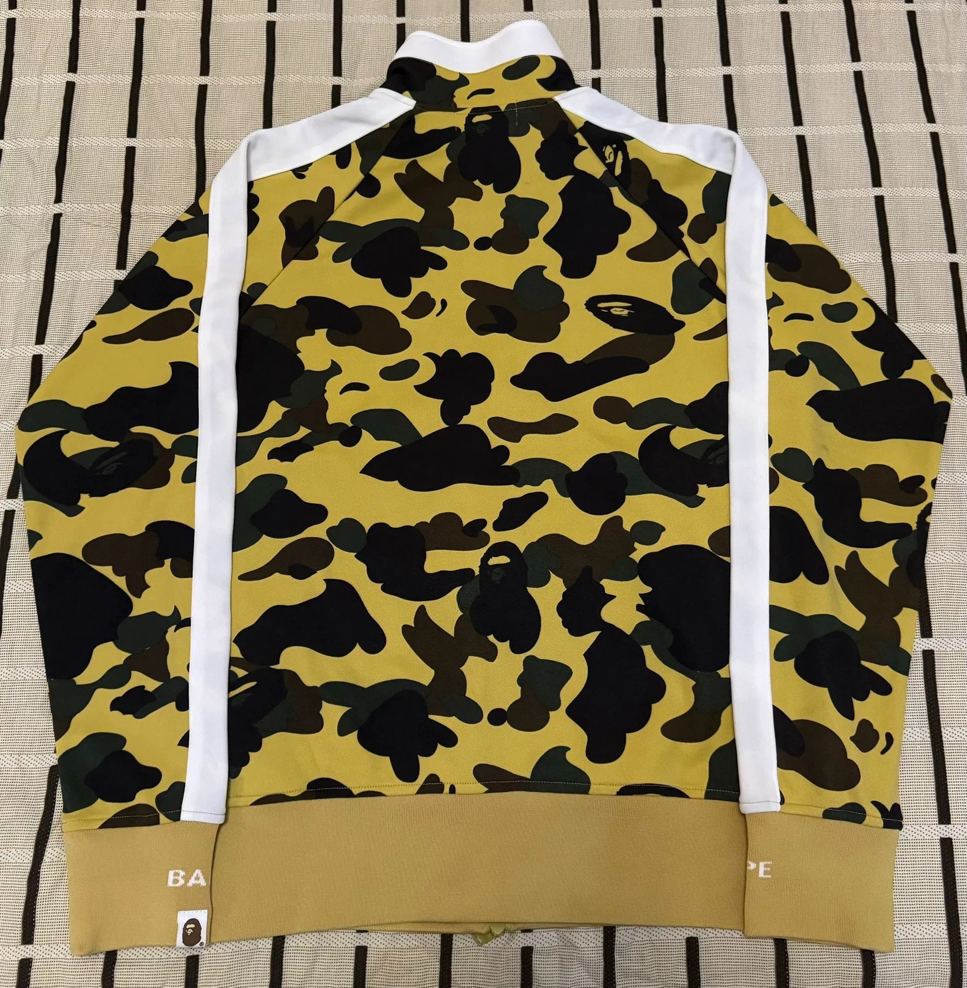Bape Bape Camo Ape Head Multi Light Jacket M Men Size US M / EU 48-50 / 2 - 1 Thumbnail