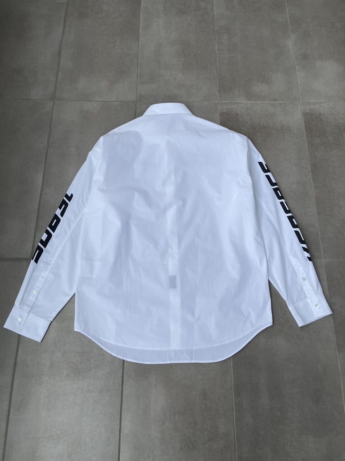 Versace !DS! SS23 Versace Logo Oversized White Shirt Size US M / EU 48-50 / 2 - 14 Thumbnail