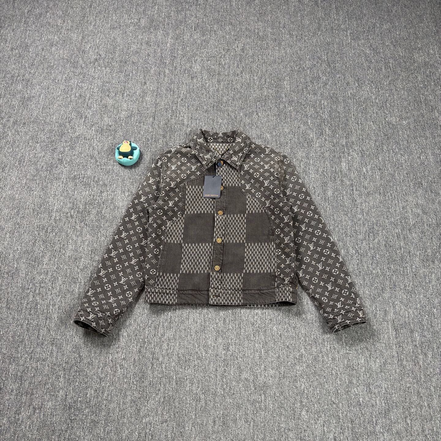 Louis Vuitton Black Patterned Denim Jacket Size M Size US M / EU 48-50 / 2 - 1 Thumbnail