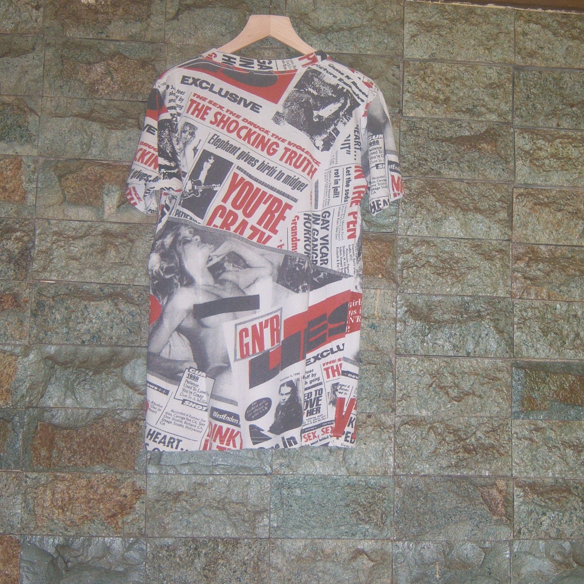 Band Tees × Guns N' Roses Guns And Roses Newspaper Lies Album Cover Size US S / EU 44-46 / 1 - 7 Thumbnail
