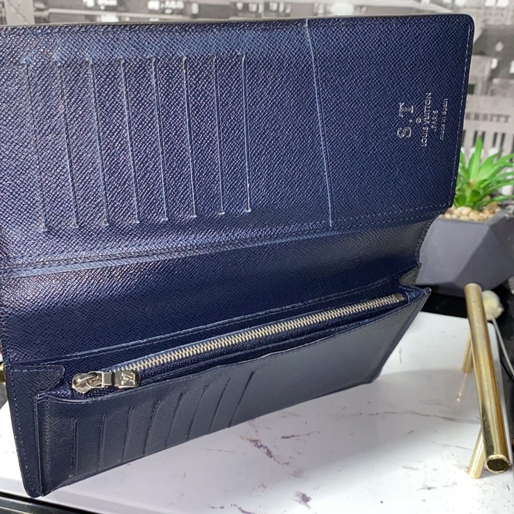 Louis Vuitton Authentic Louis Vuitton 💙Epi Brazza Wallet Size ONE SIZE - 3 Thumbnail