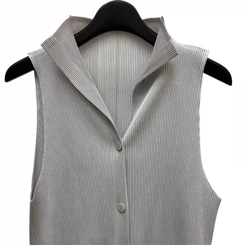 Issey Miyake Issey Miyake size:3 Sleeveless pleated top Size S / US 4 / IT 40 - 3 Thumbnail