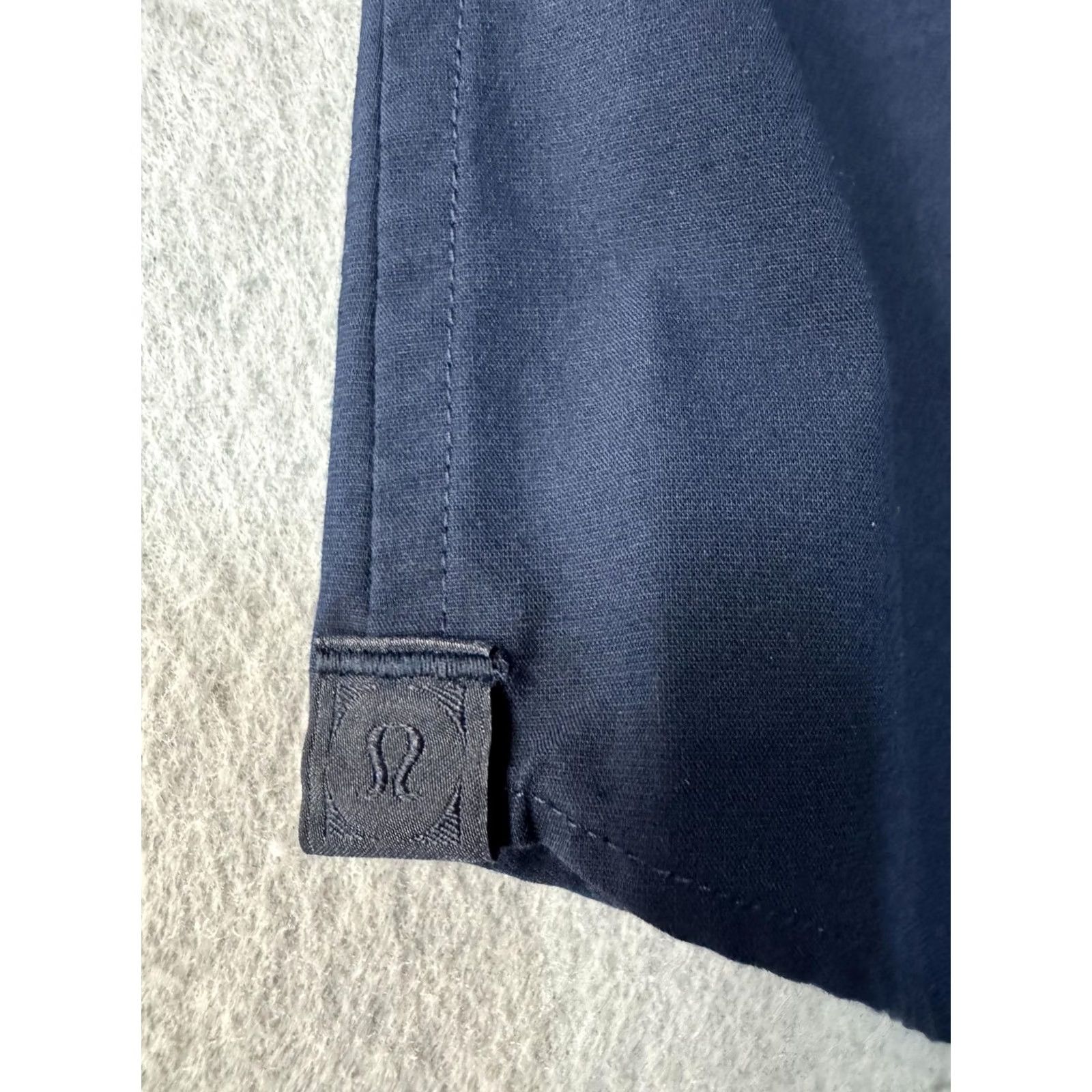 Lululemon VINTAGE Lululemon Shirt Mens Small Navy Blue Button Down Stretch Performance Long Sleeve Size US S / EU 44-46 / 1 - 6 Thumbnail