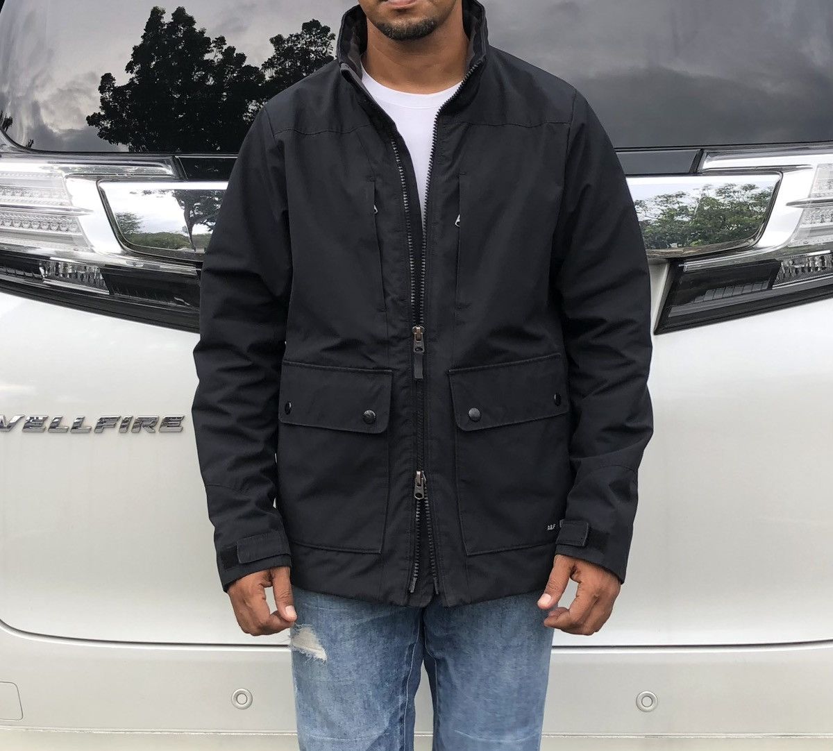 Abercrombie & Fitch Abercrombie & Fitch Black Insulated Waterproof Bomber Jacket Size US M / EU 48-50 / 2 - 1 Thumbnail