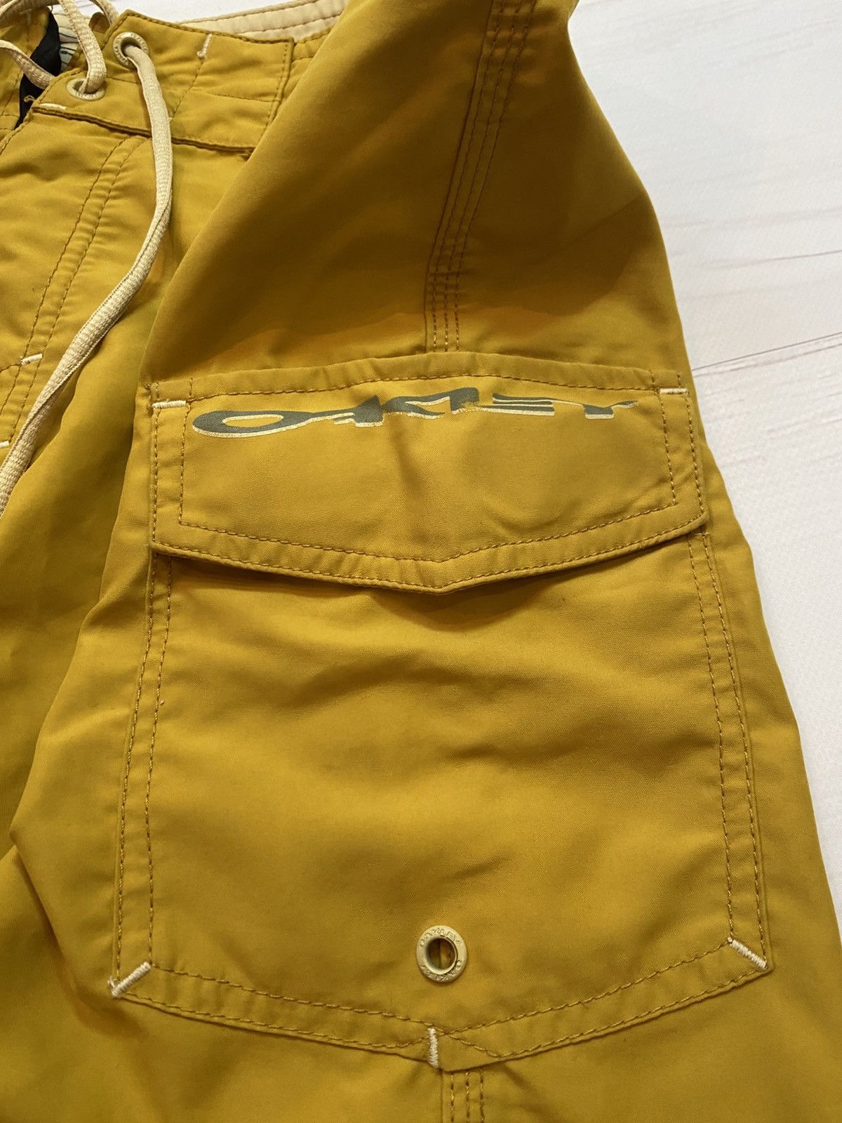 Oakley Oakley gorpcore surf y2k big logo shorts Surf Skate Outdoor Size US 34 / EU 50 - 8 Thumbnail