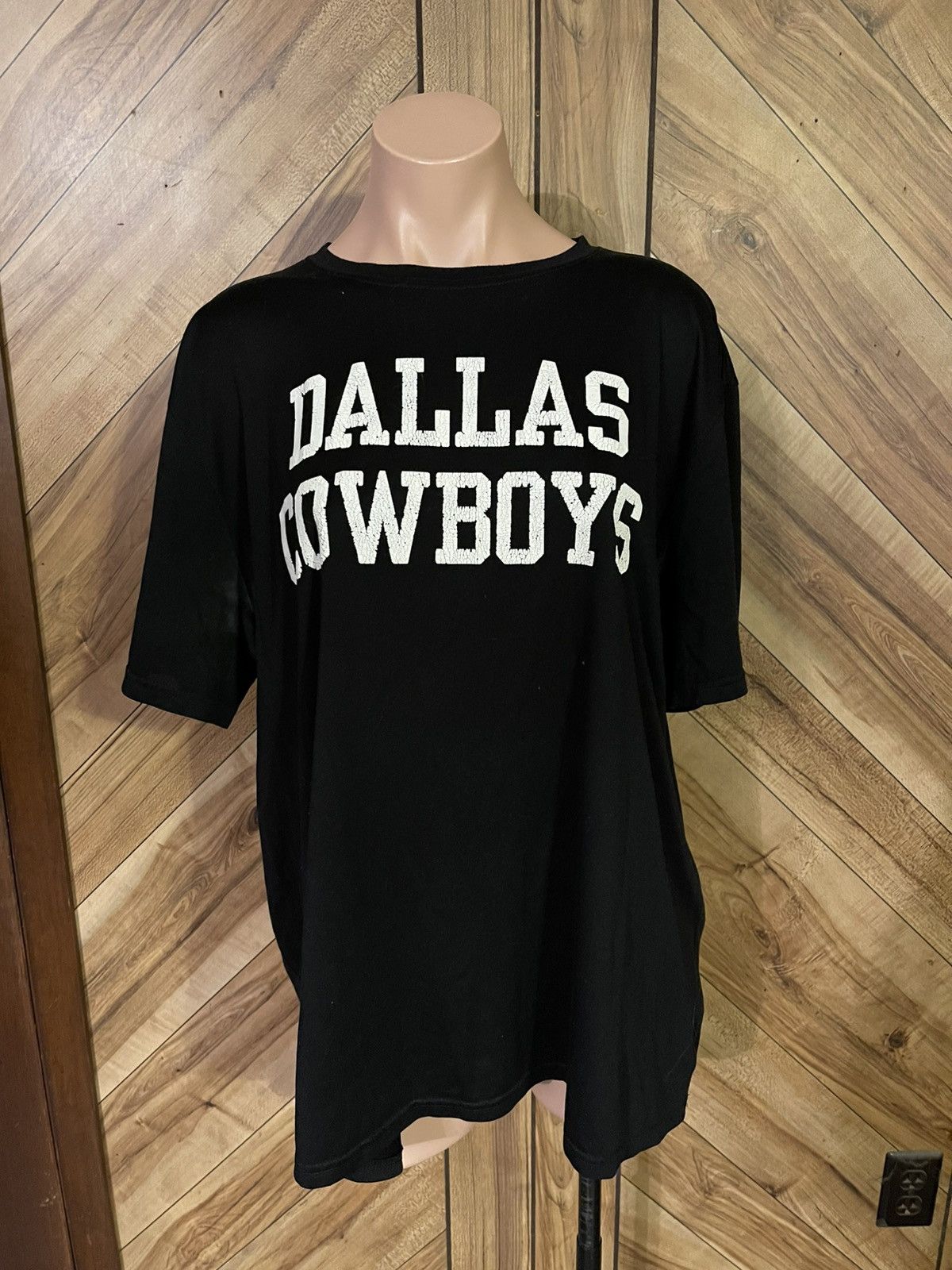 Nike Nike Dri Fit NFL Black Short Sleeve Dallas Cowboys Shirt Size US XXL / EU 58 / 5 - 2 Thumbnail