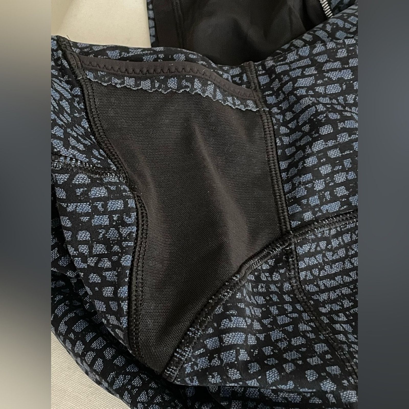 Lululemon Lululemon Shatter Weave Desert Teal 19” tights in Size 4 Size 26" / US 2 / IT 38 - 6 Thumbnail