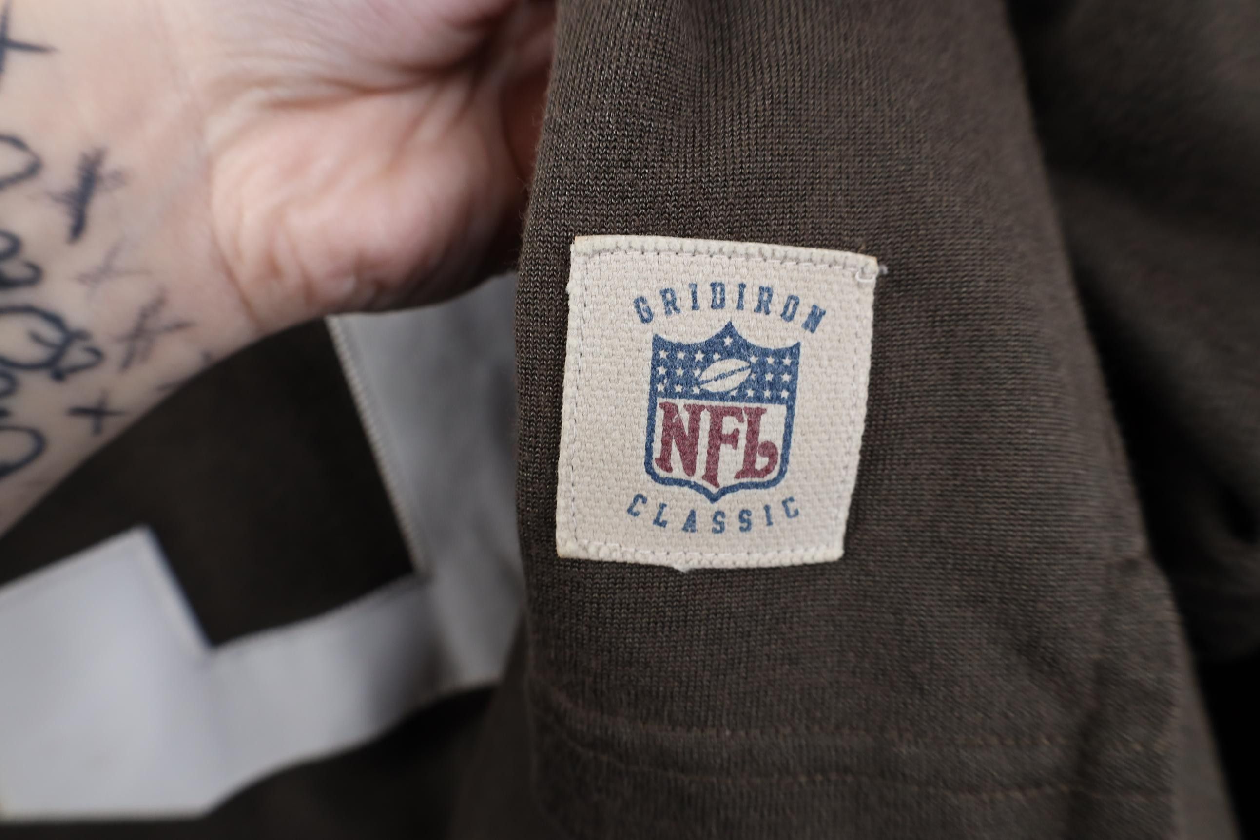 Reebok Vintage Reebok Cleveland Browns Football Jersey T-Shirt Size US XXL / EU 58 / 5 - 12 Thumbnail