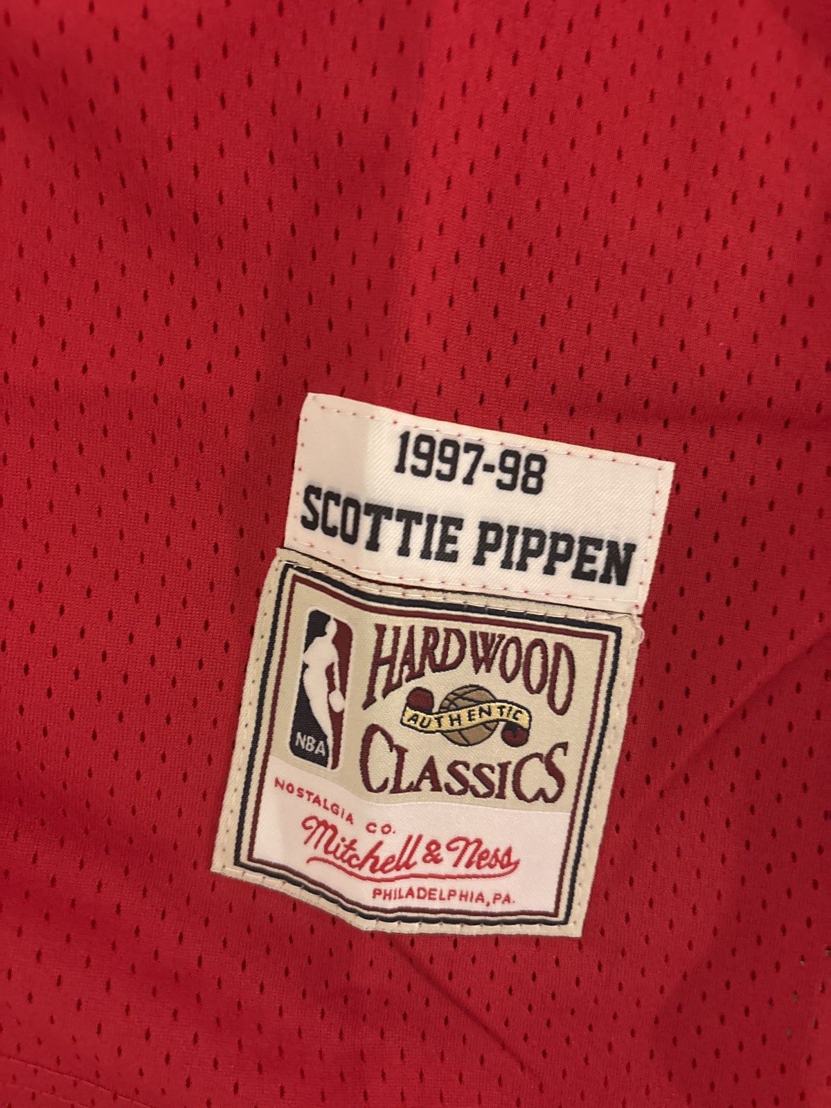 NBA × Vintage NBA Authentic Jersey Bulls Road Finals 1997-98 Pippen Size US M / EU 48-50 / 2 - 2 Thumbnail
