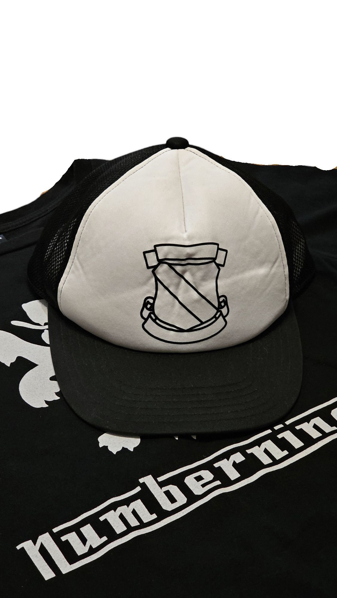 Number (N)ine number (n)ine white shield cap Size ONE SIZE - 3 Thumbnail
