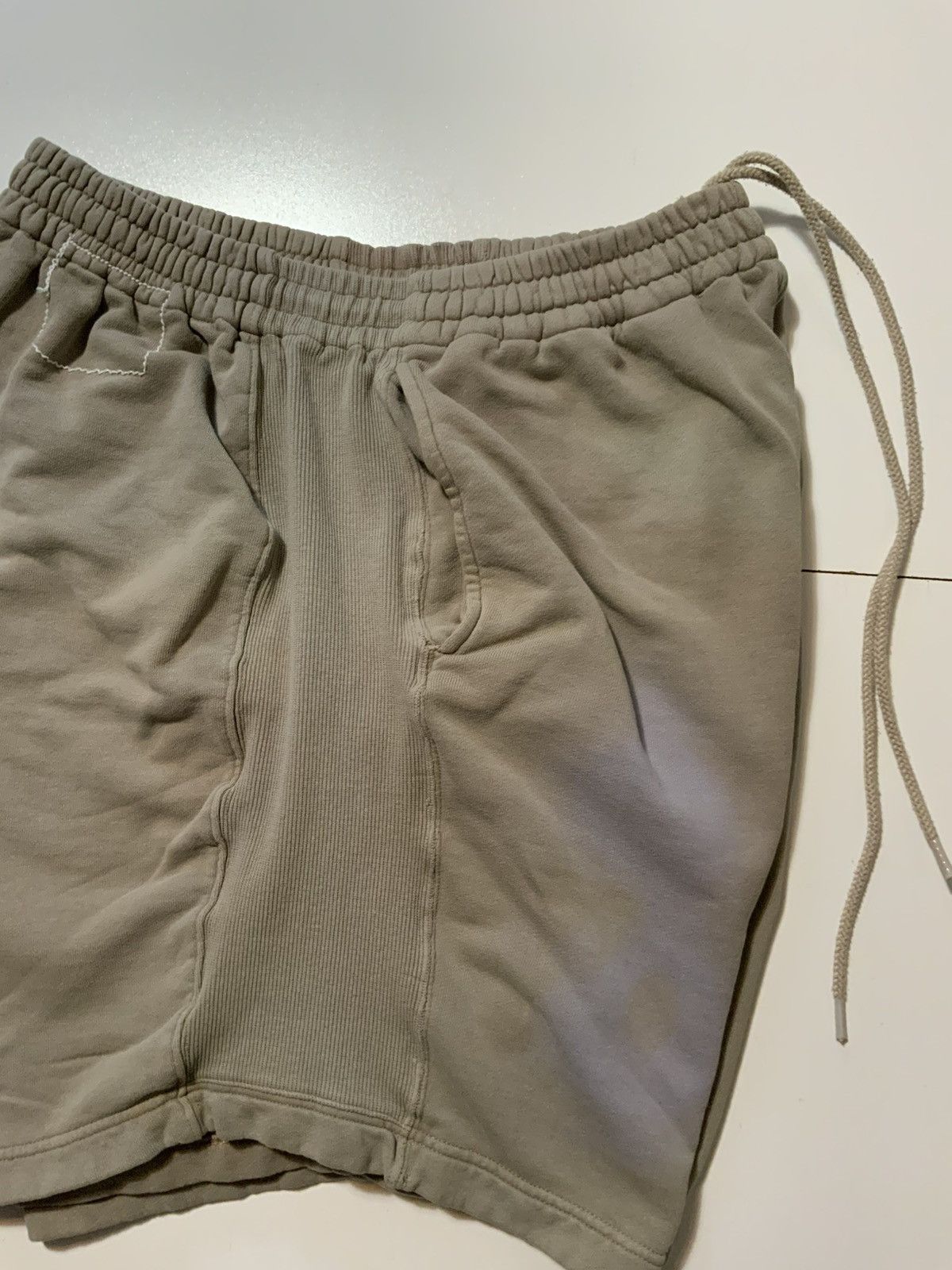 Bassike Bassike Reverse Weave Terry Fleece 10” Inseam Sweat Shorts Size US 34 / EU 50 - 14 Thumbnail