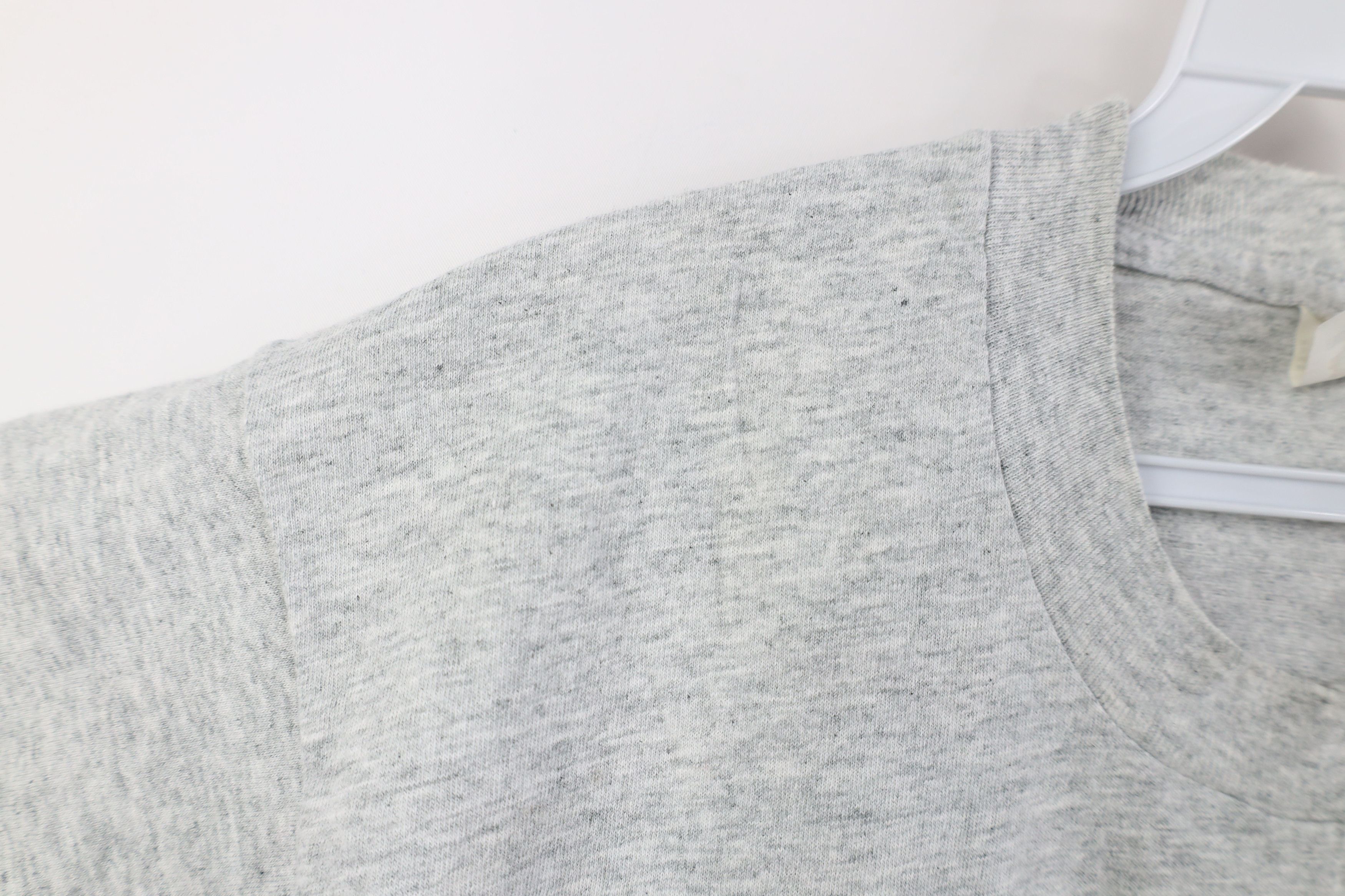 Vintage Vintage 90s Streetwear Short Sleeve Pocket T-Shirt Gray USA Size US L / EU 52-54 / 3 - 7 Thumbnail