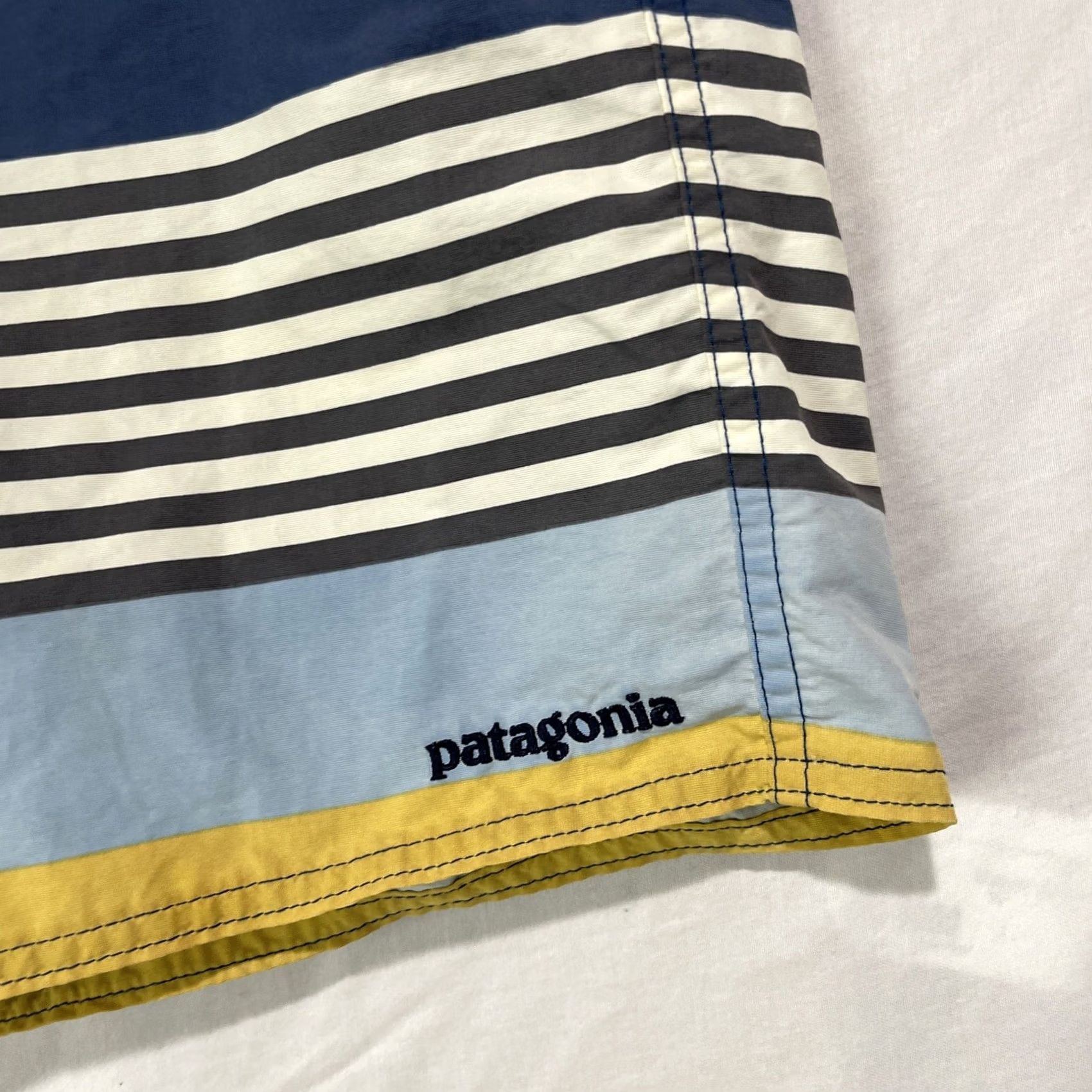 Patagonia Patagonia Board Shorts Mens 36 Blue Beach Swim Surfing Drawstring Zip Pocket Size US 36 / EU 52 - 2 Thumbnail
