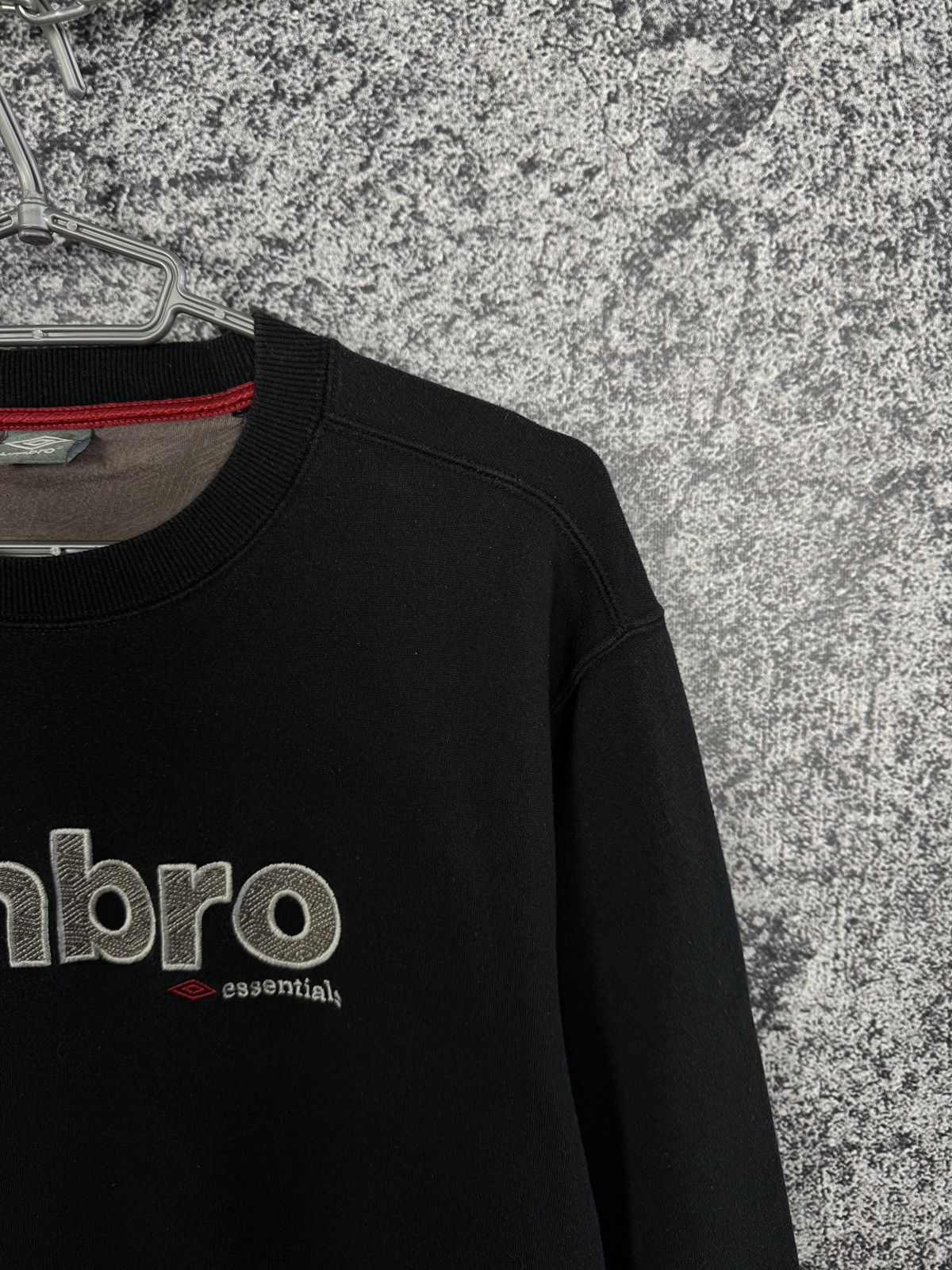 Umbro UMBRO Essentials Vintage Crewneck Sweatshirt Big Logo Size M Size US M / EU 48-50 / 2 - 2 Thumbnail
