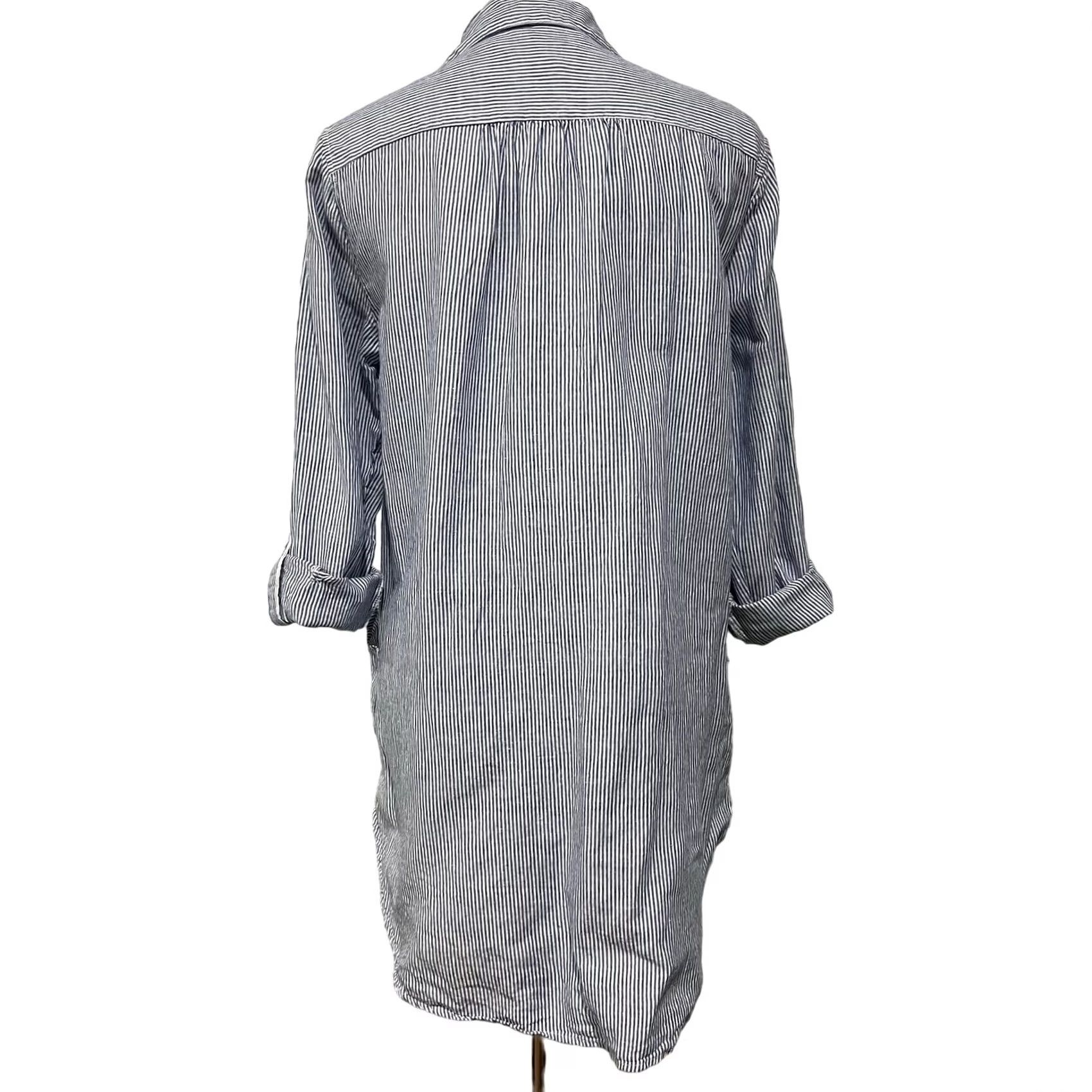 Vintage VINTAGE For Cynthia Blue Striped Linen Blend Cover Up Tunic Roll Tab Sleeves M Women Shirt, Blues, 32-33 Length, 40 Chest, 24 Sleeve, Preowned Size M / US 6-8 / IT 42-44 - 6 Thumbnail