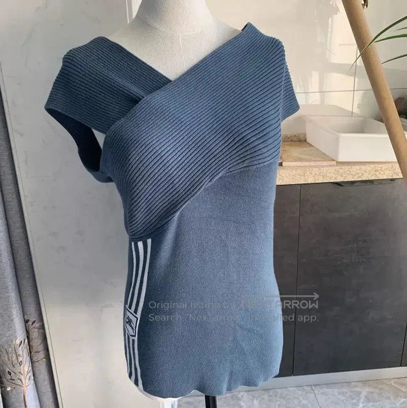 Burberry Burberry Women's Blue Cotton T-shirt M Size. Size M / US 6-8 / IT 42-44 - 1 Thumbnail