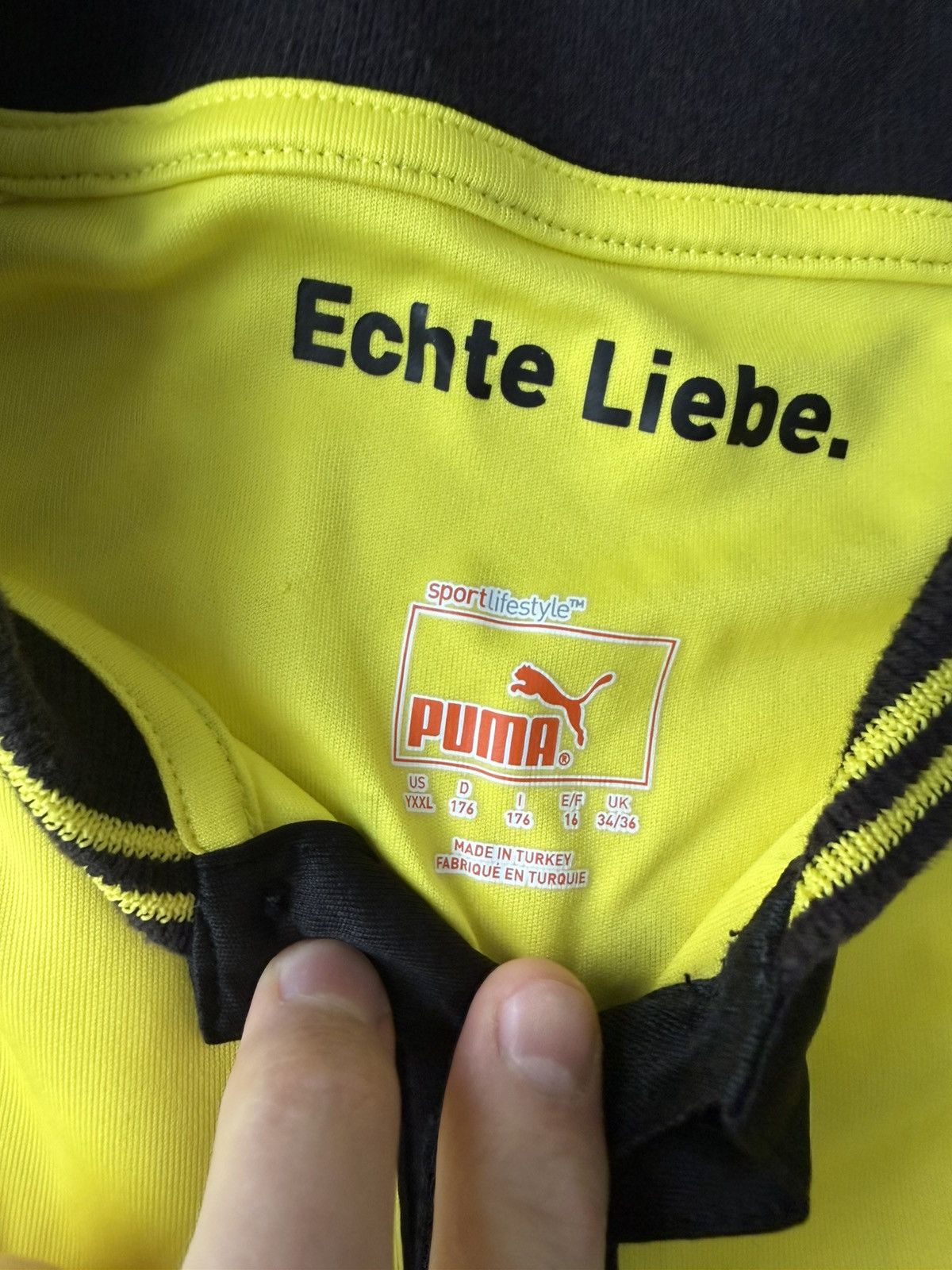 Puma Puma Borussia Dortmund Soccer Jersey Streetwear Rare Size US S / EU 44-46 / 1 - 3 Thumbnail