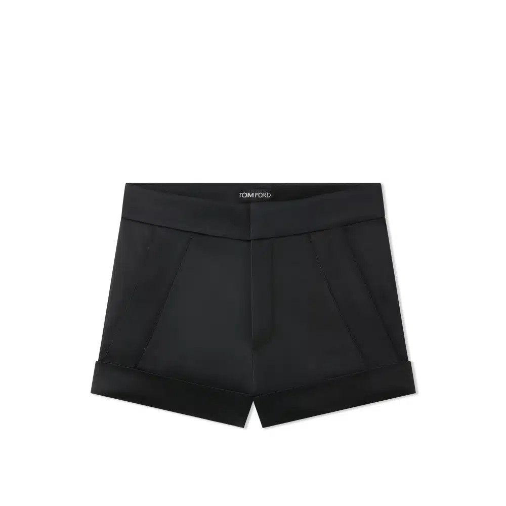 o1loc1c1224 SH0032 Short in Black