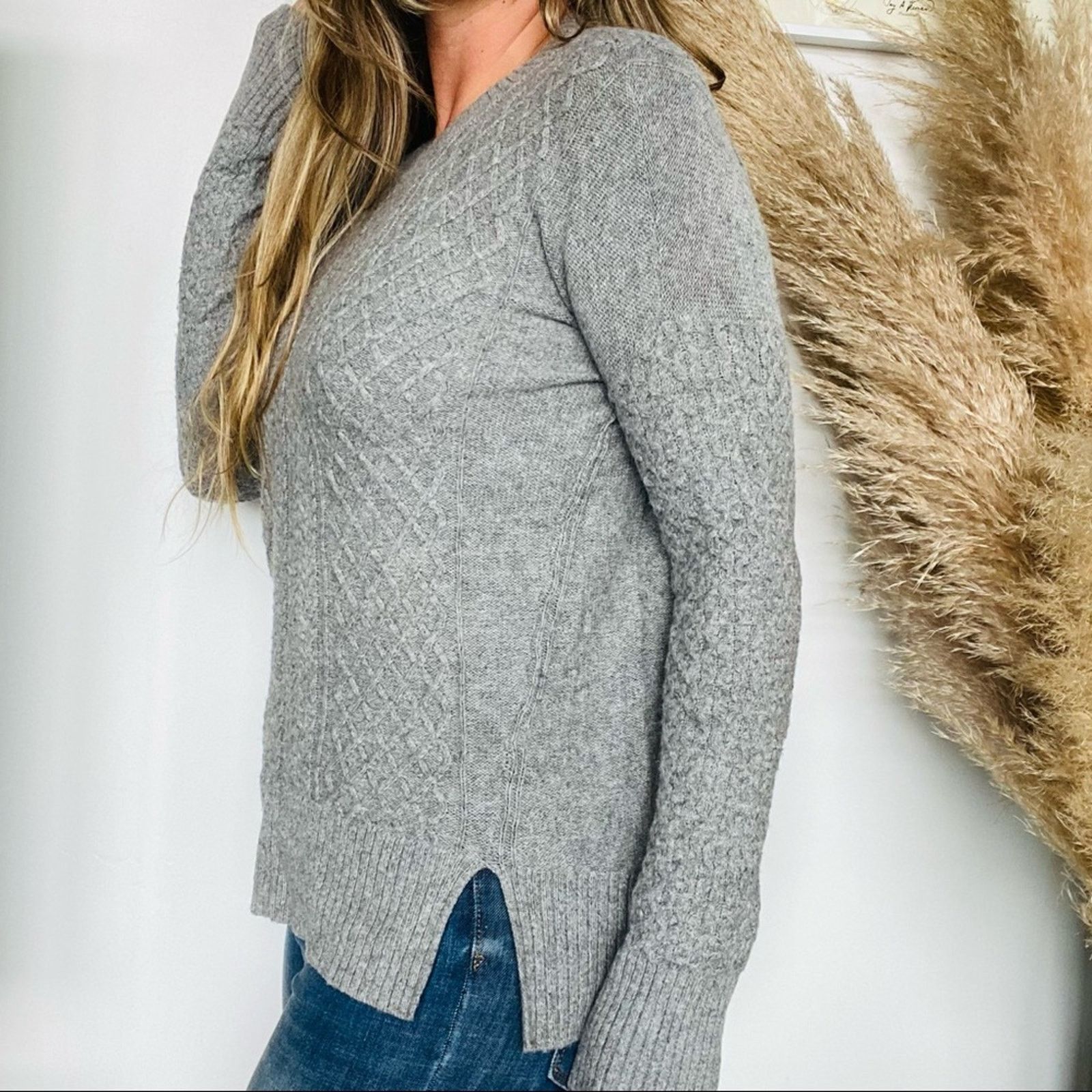 Banana Republic BANANA REPUBLIC Grey Cable Knit Slit Cozy Pullover Sweater Size XS / US 0-2 / IT 36-38 - 6 Thumbnail