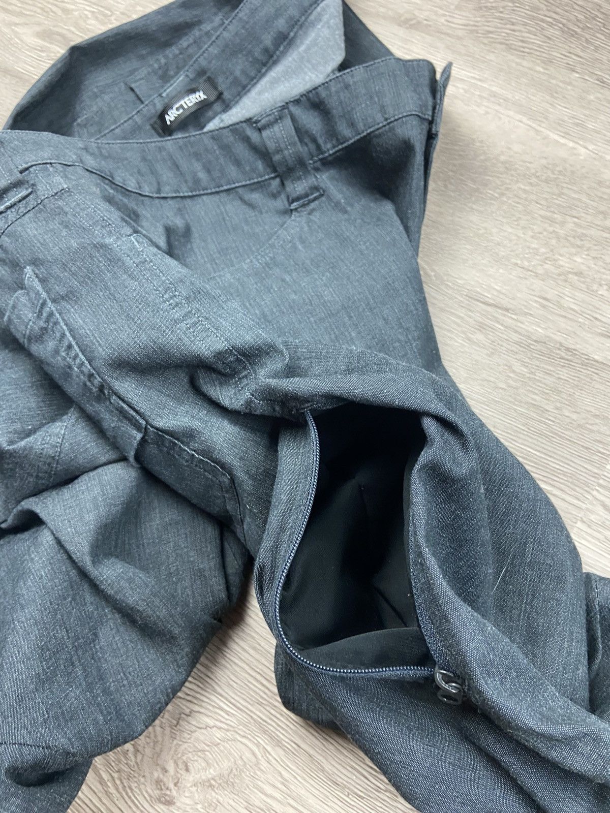 Arc'teryx New* Arc’teryx A2B Commuter Pants* men’s 38 reg charcoal Size US 38 / EU 54 - 8 Thumbnail