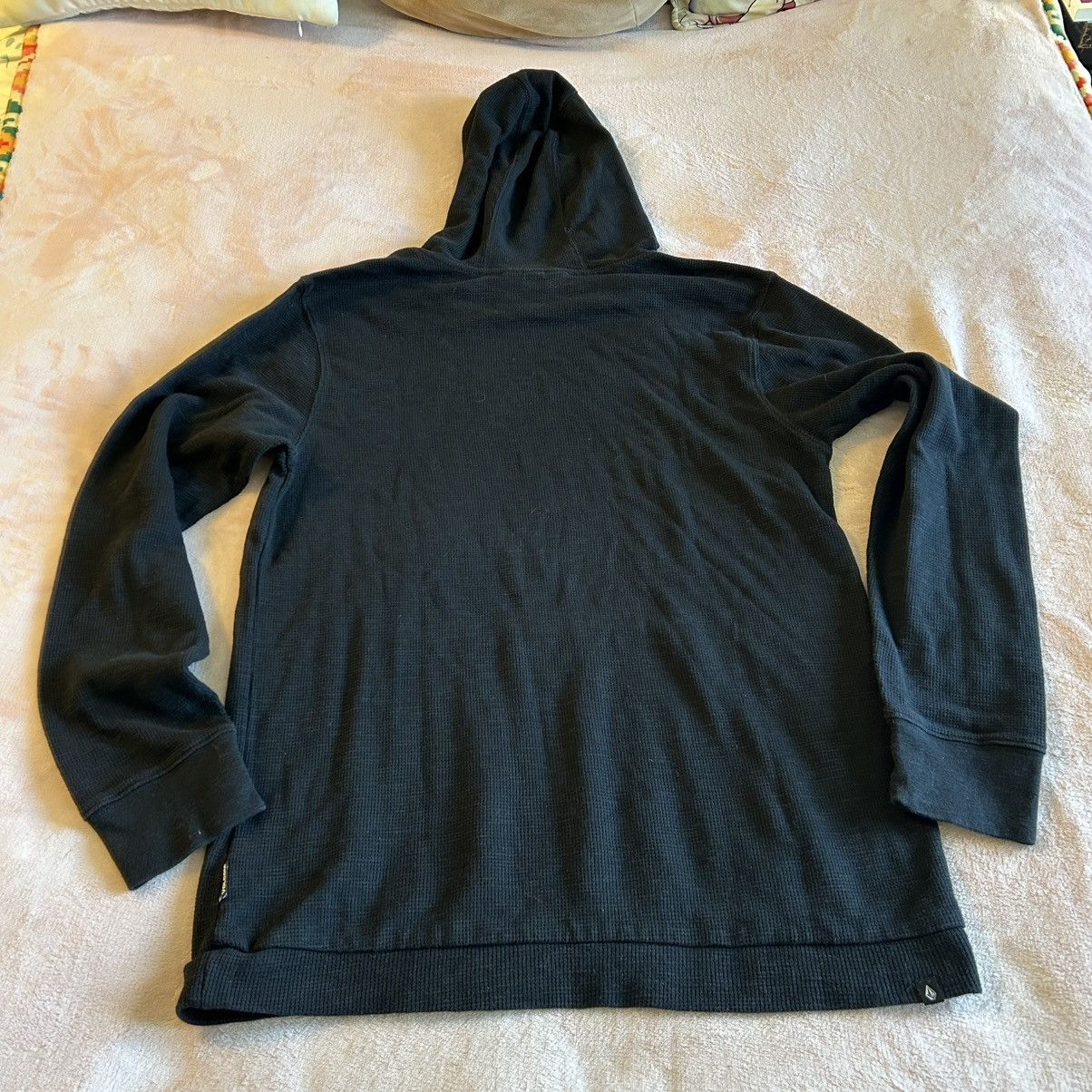 Volcom Volcom black waffle knit pullover shirt with hood size M Size US M / EU 48-50 / 2 - 3 Thumbnail