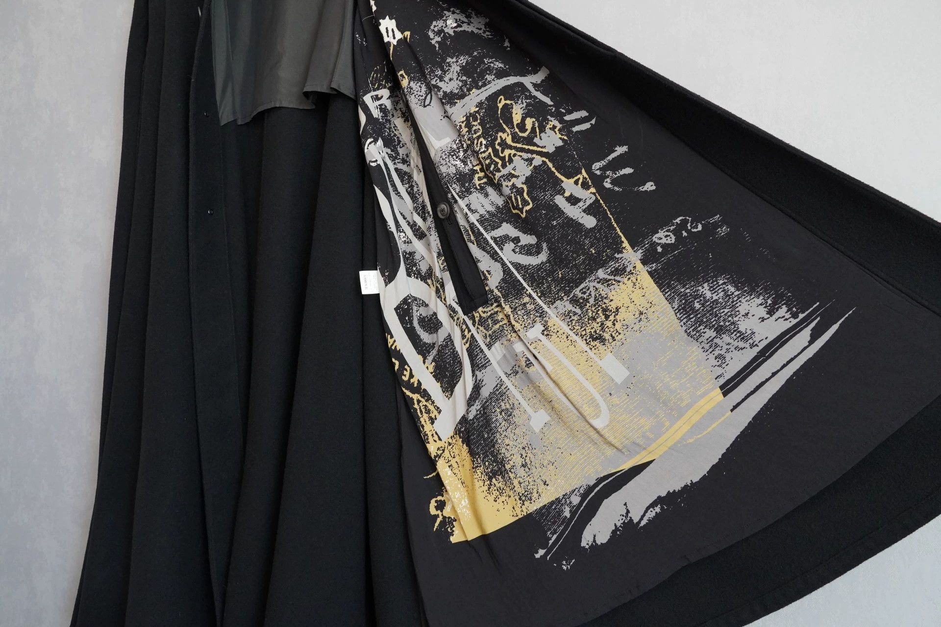 Yohji Yamamoto Yohji Yamamoto 20AW Painting Cape Coat Size 3 Size US L / EU 52-54 / 3 - 2 Thumbnail