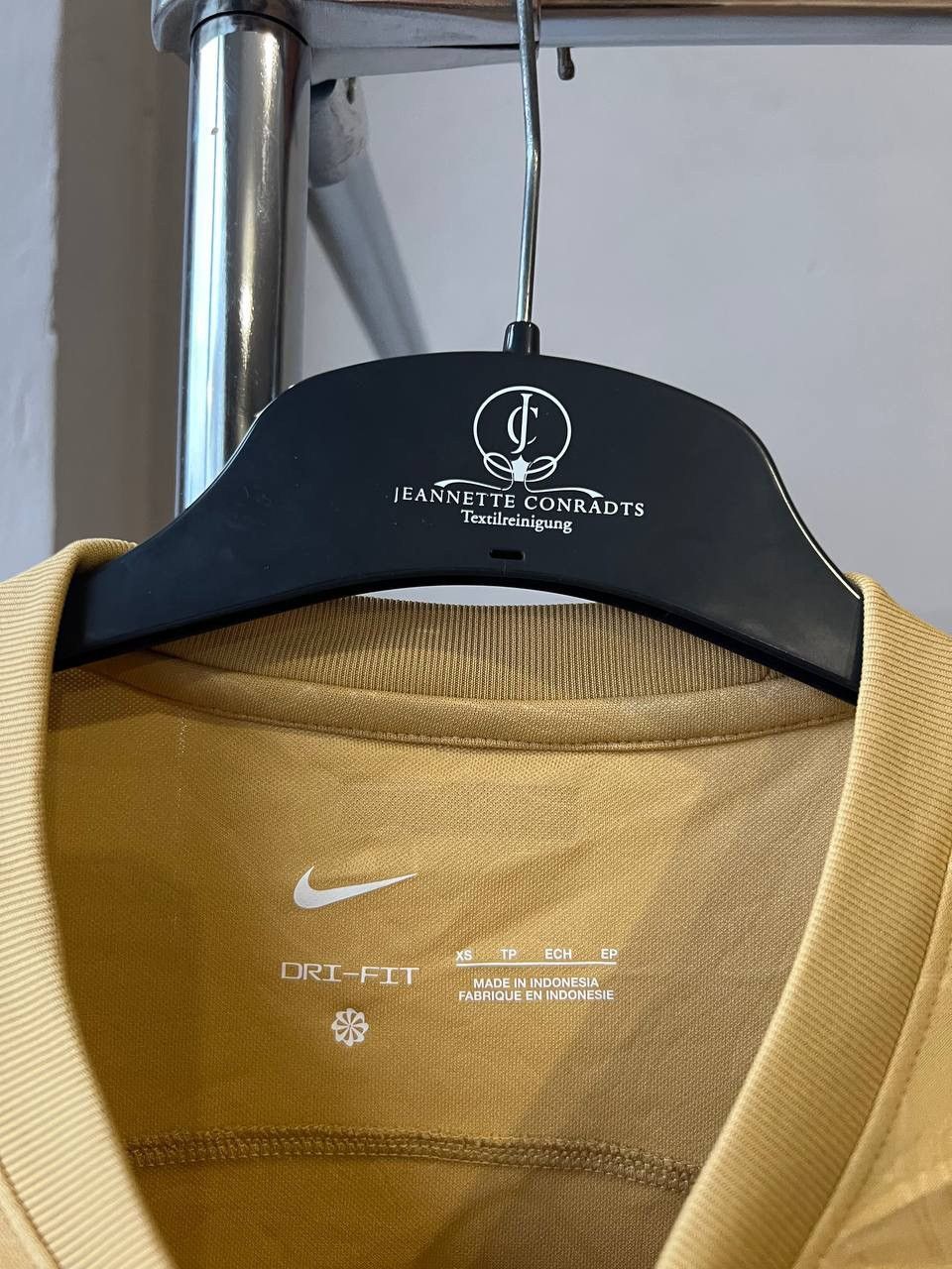 Nike NEW 2022/23 BARCELONA FC AWAY SOCCER JERSEY FOOTBALL SHIRTXS Size US XS / EU 42 / 0 - 6 Thumbnail