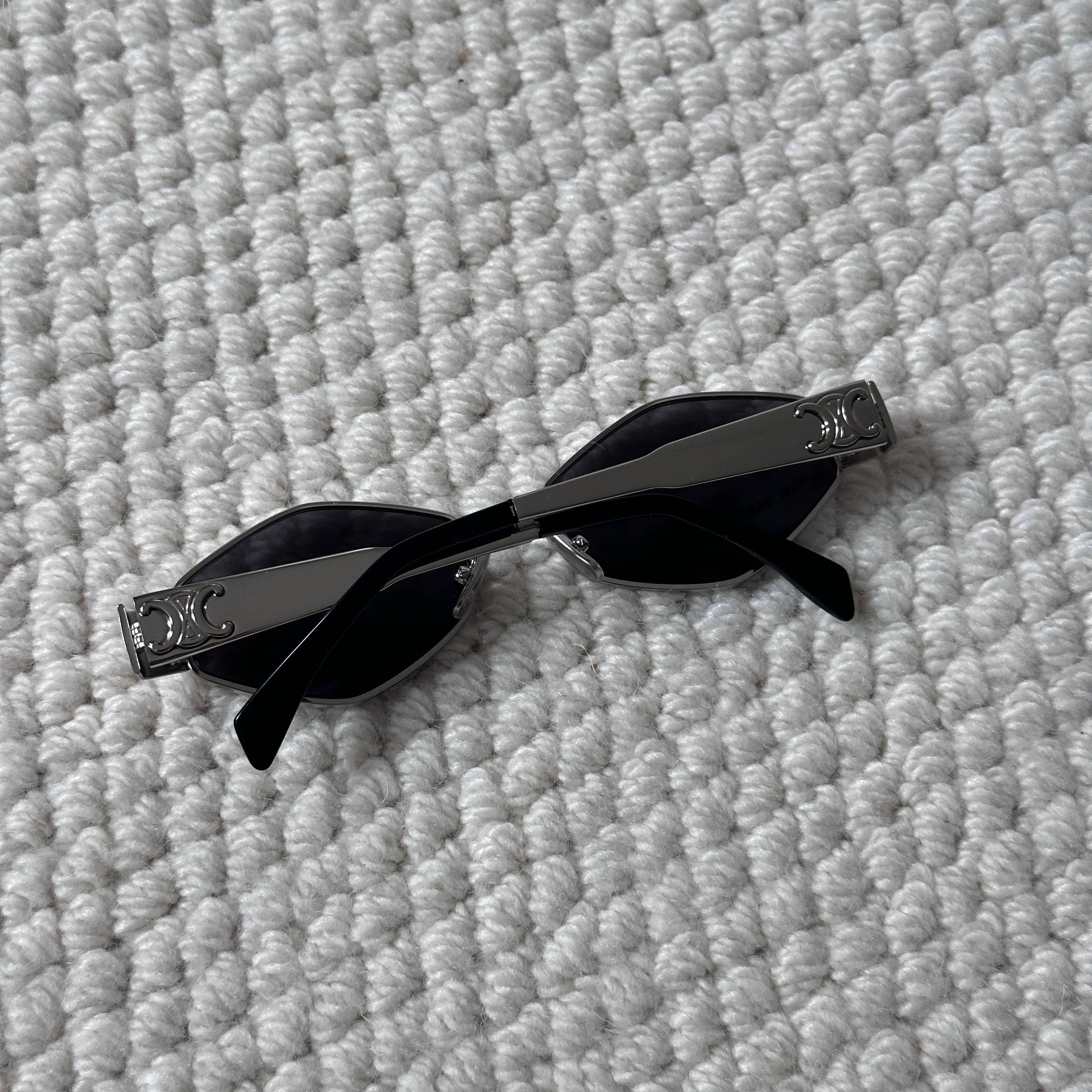 Celine CELINE Triomphe 01 Oval Sunglasses SILVER CL40254U 30N Size ONE SIZE - 2 Thumbnail