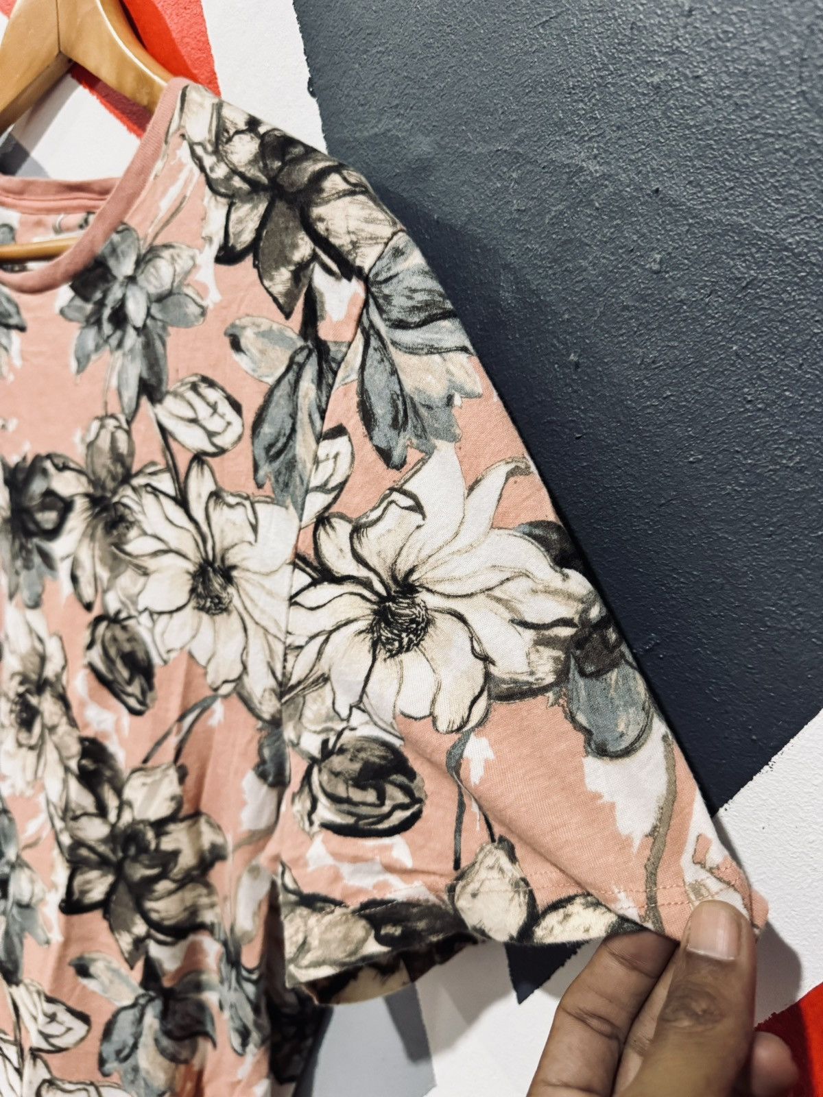 Abercrombie & Fitch Abercrombie & Fitch Full Print Floral Tee Size US M / EU 48-50 / 2 - 3 Thumbnail
