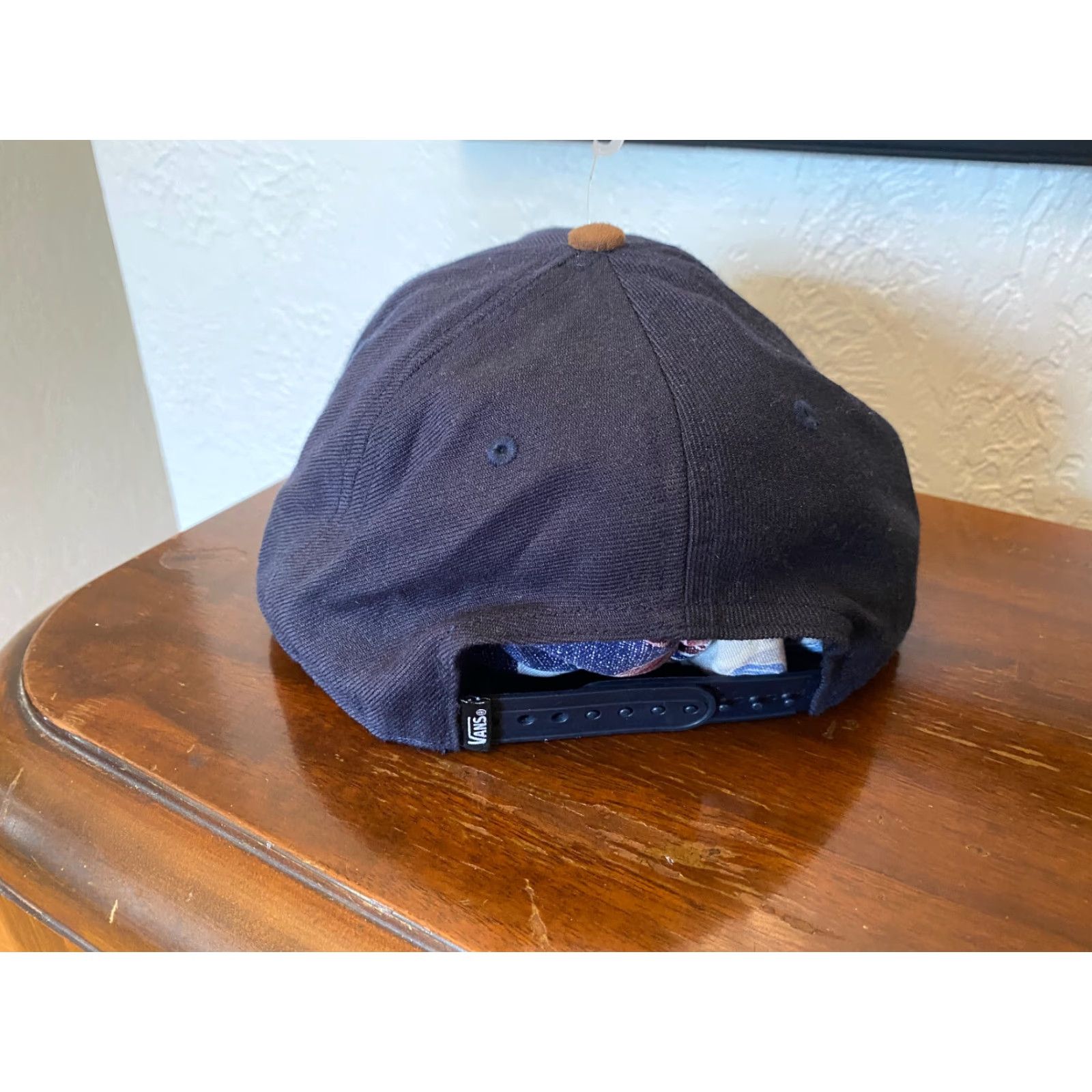 Vans VANS Logo Adjustable Cap Snapback Hat Suede Bill Black Men Size Adjustable Off the Wall Size ONE SIZE - 3 Thumbnail