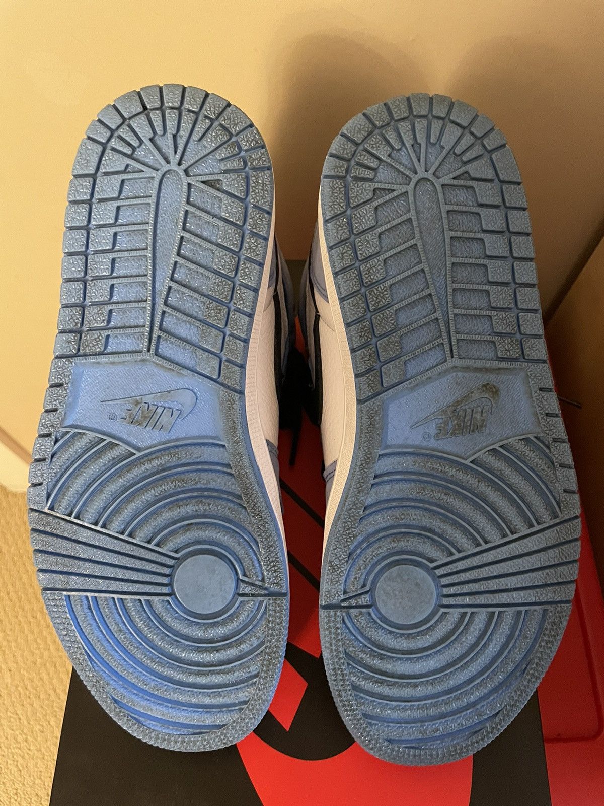 Jordan Brand × Nike Jordan 1 university blue Size US 8 / EU 41 - 7 Thumbnail