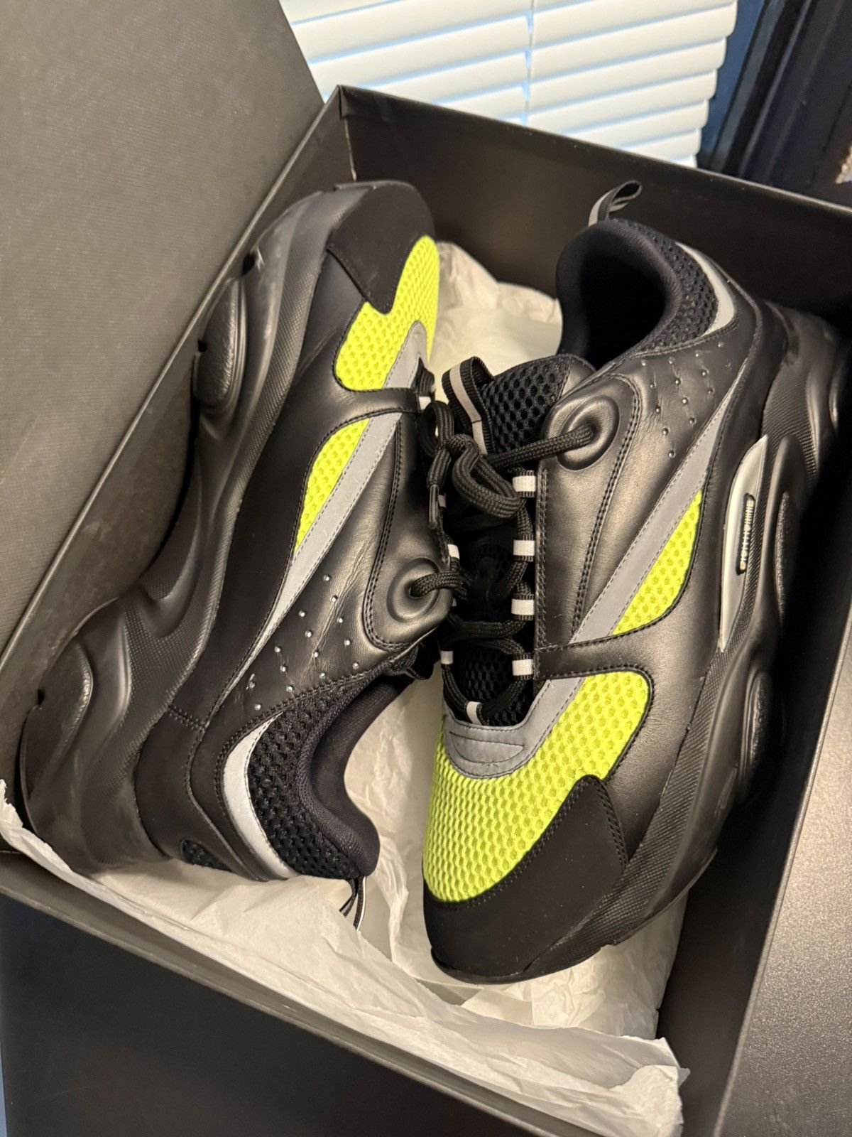 Dior Dior B22 Black Yellow Volt Size 11 US / 44 EU Size US 11 / EU 44 - 23 Thumbnail