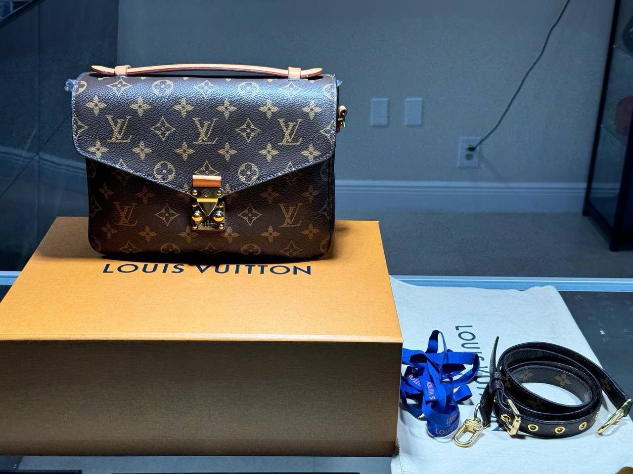 Louis Vuitton Authentic Louis Bag Vuitton Pochette Métis Monogram M44875 Size ONE SIZE - 1 Thumbnail