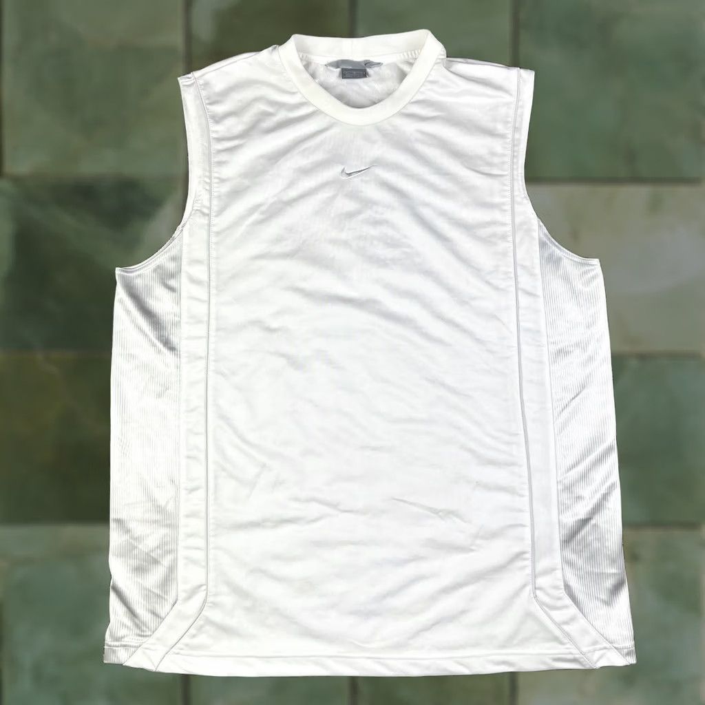 Nike VINTAGE Nike Center Swoosh Tank Top T-Shirt XL White Mens Size US XL / EU 56 / 4 - 1 Thumbnail
