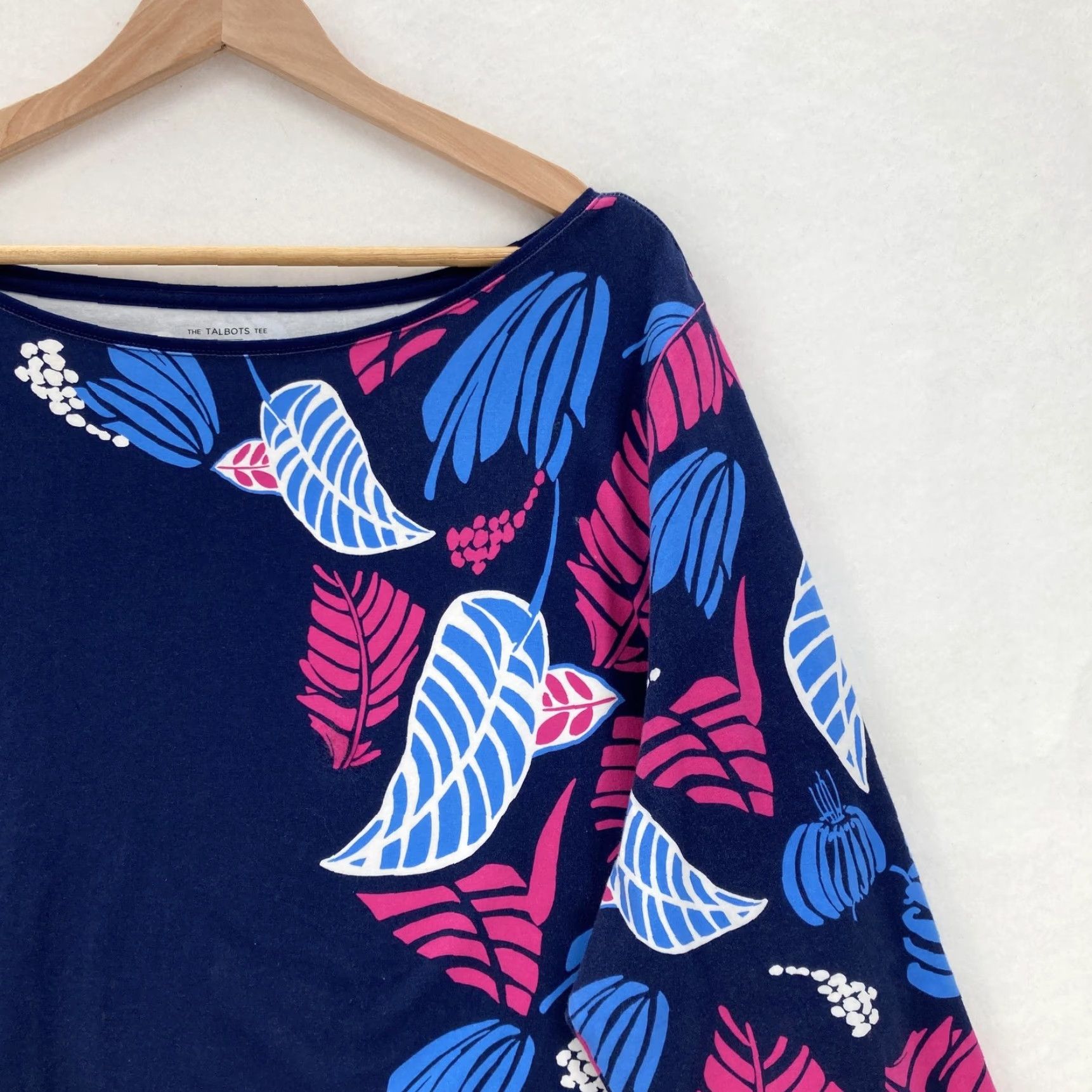 Talbots Talbots Shirt Womens 3X Navy Floral Boatneck 3/4 Sleeve Cotton Tee Plus Top Size XXL / US 16-18 / IT 52-54 - 2 Thumbnail